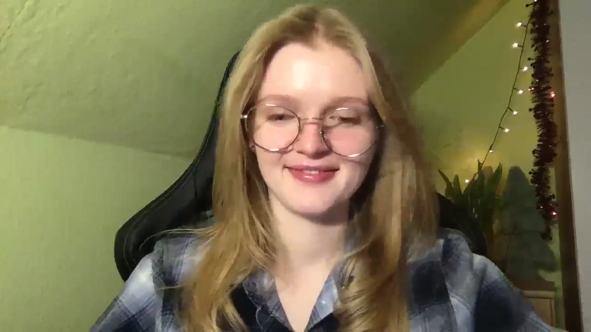 Gallery image thumbnail from Lovely_Kitten's myfreecams stream on, 01/14/2026, 16:57 image 11 of 20