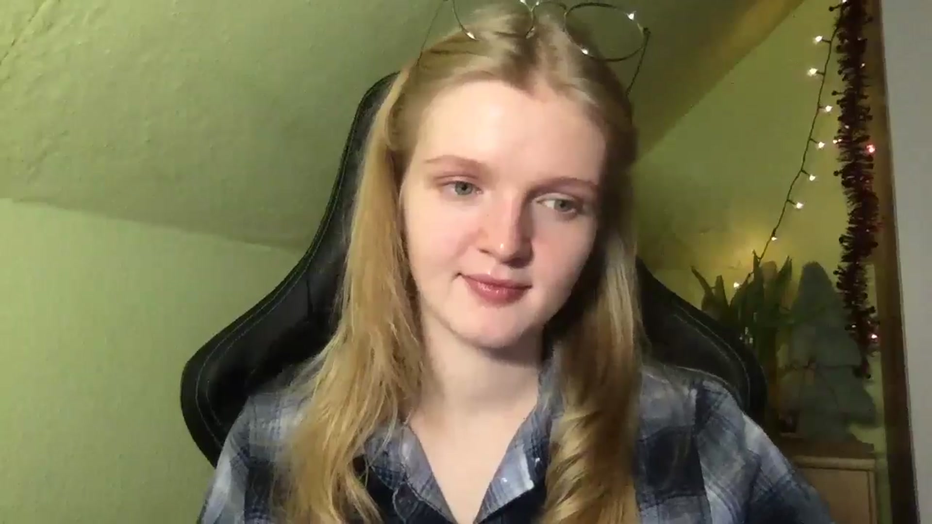 Gallery image thumbnail from Lovely_Kitten's myfreecams stream on, 01/14/2026, 16:57 image 7 of 20