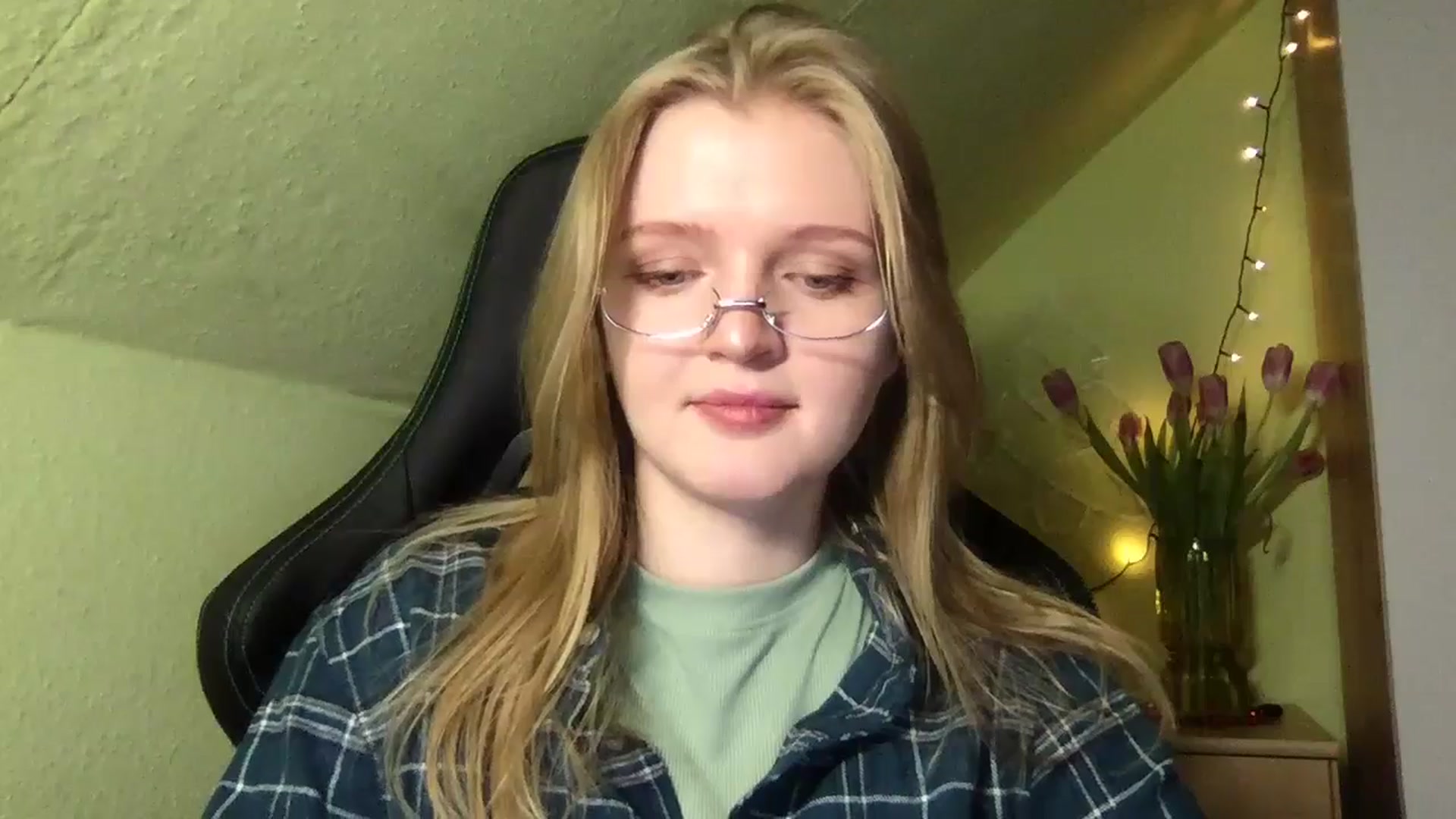 Gallery image thumbnail from Lovely_Kitten's myfreecams stream on, 02/17/2026, 16:03 image 8 of 20