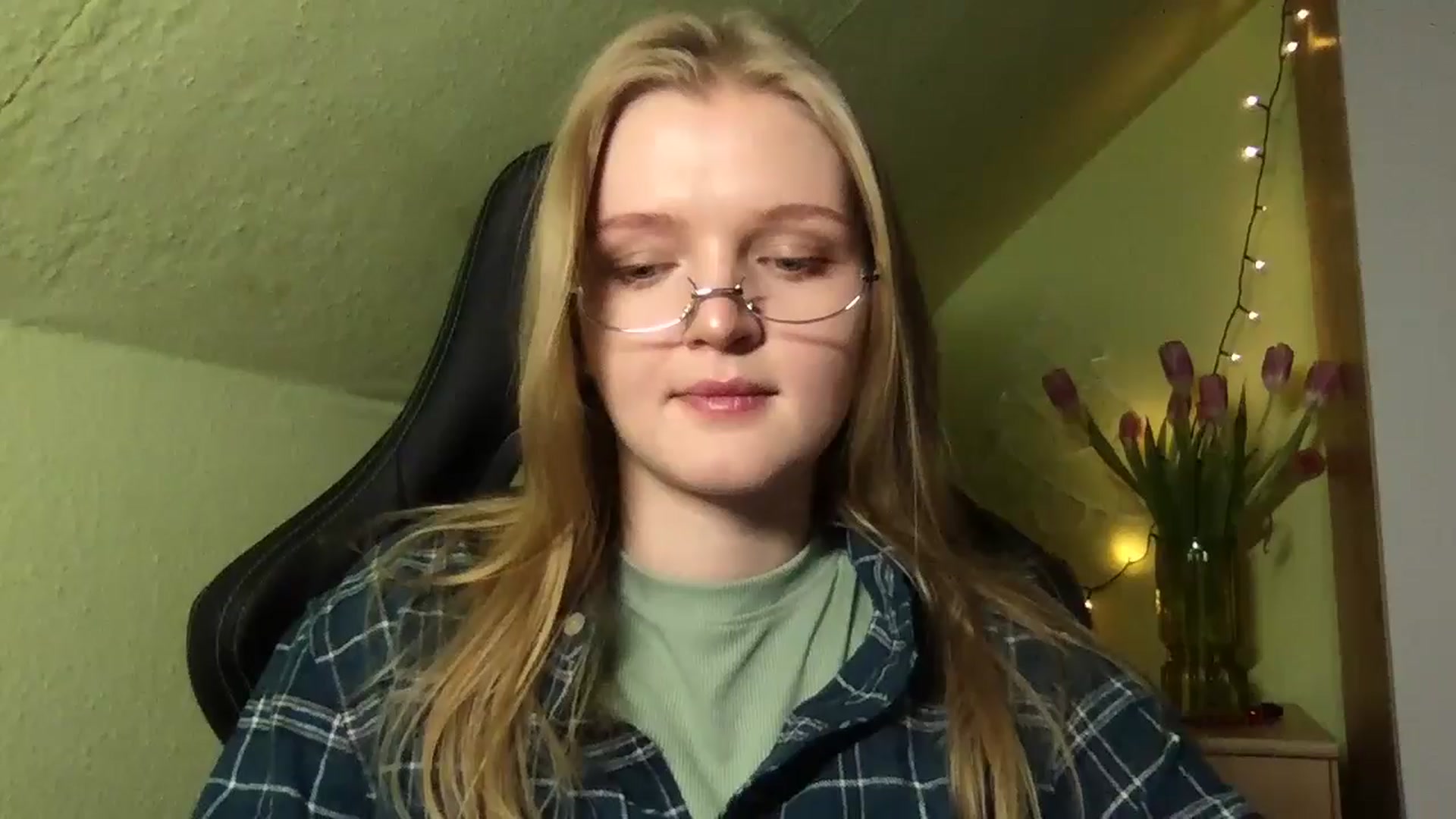 Gallery image thumbnail from Lovely_Kitten's myfreecams stream on, 02/17/2026, 16:03 image 6 of 20