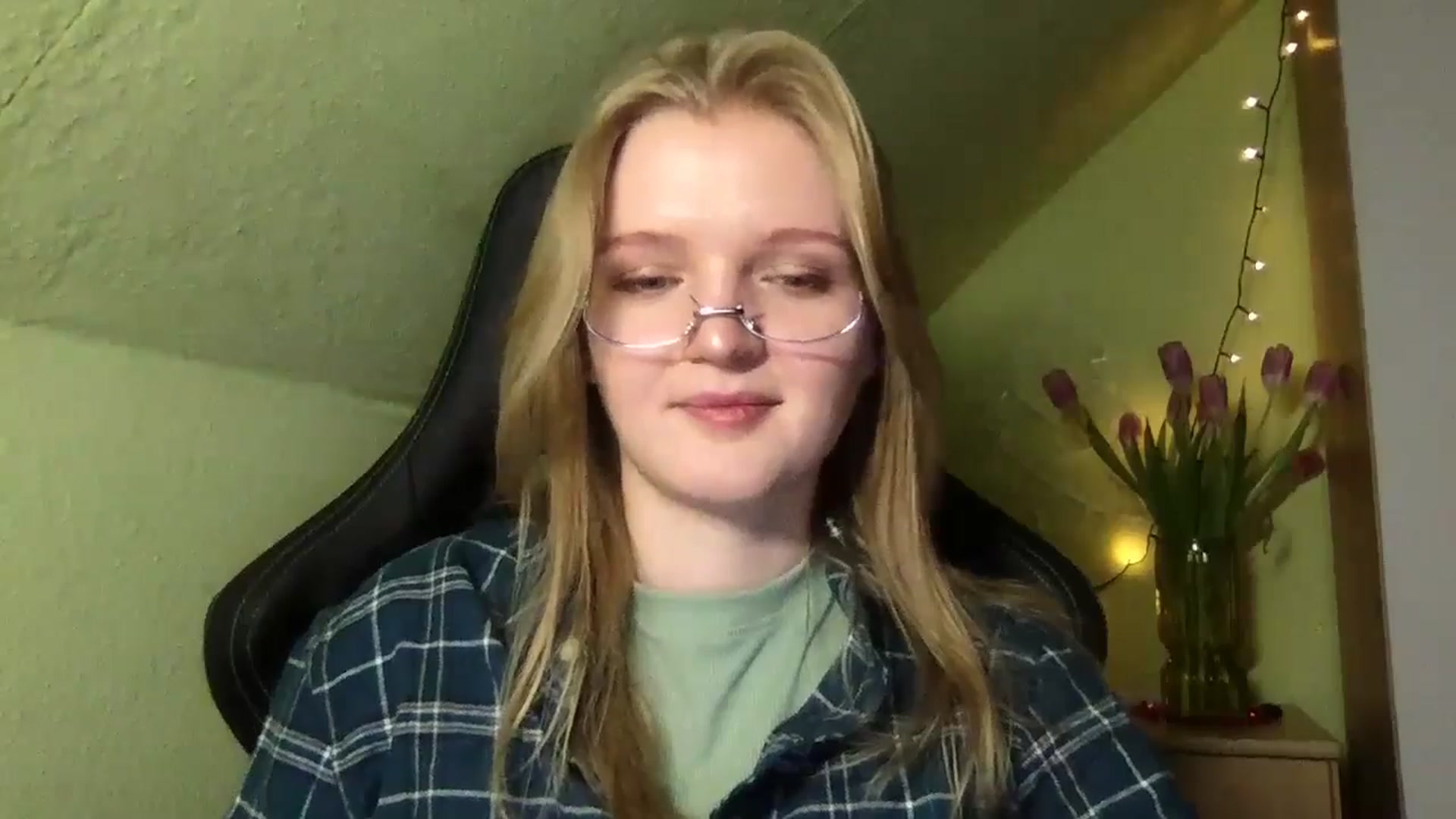Gallery image thumbnail from Lovely_Kitten's myfreecams stream on, 02/17/2026, 16:03 image 14 of 20