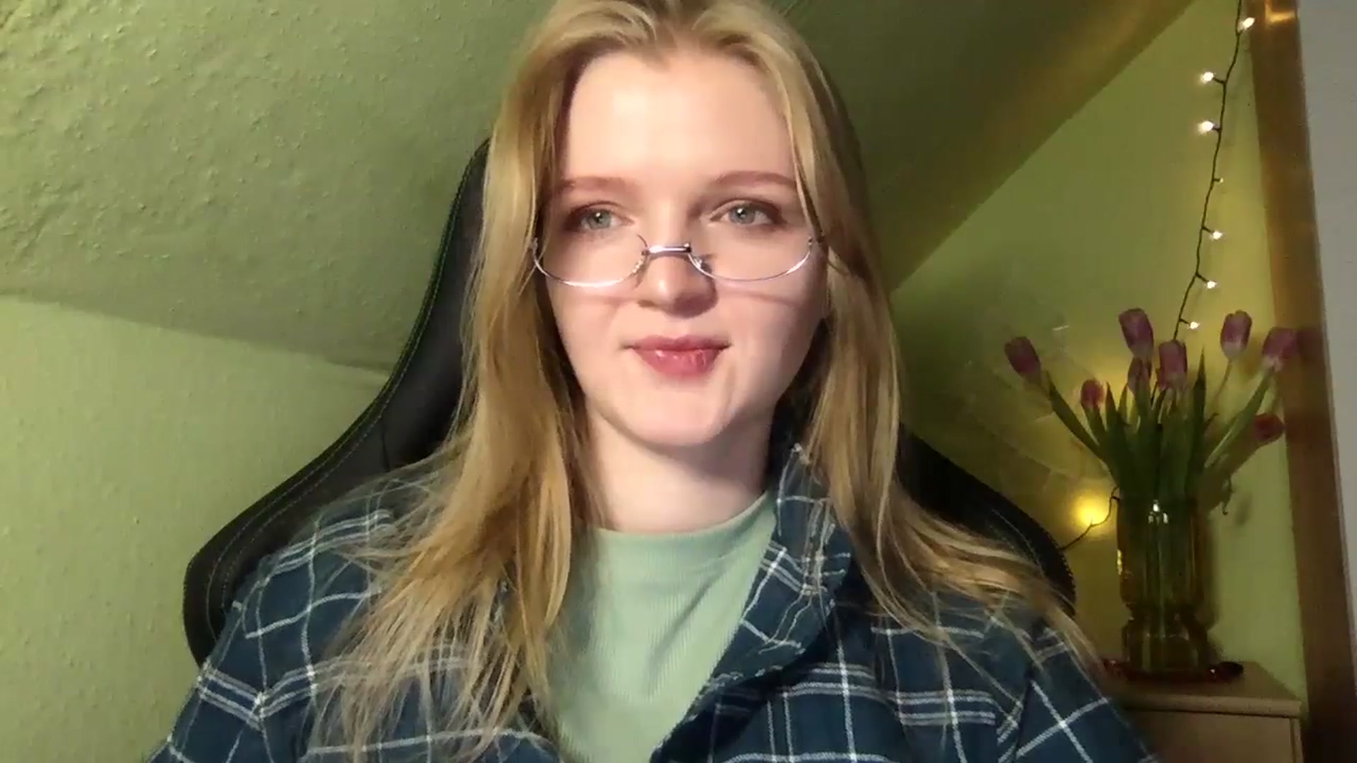 Gallery image thumbnail from Lovely_Kitten's myfreecams stream on, 02/17/2026, 16:03 image 2 of 20
