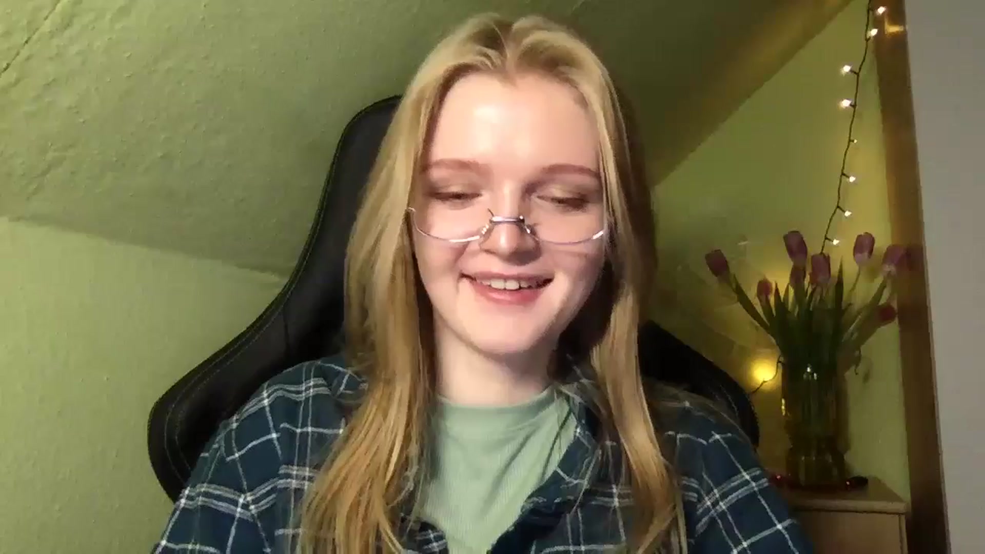 Gallery image thumbnail from Lovely_Kitten's myfreecams stream on, 02/17/2026, 16:03 image 18 of 20