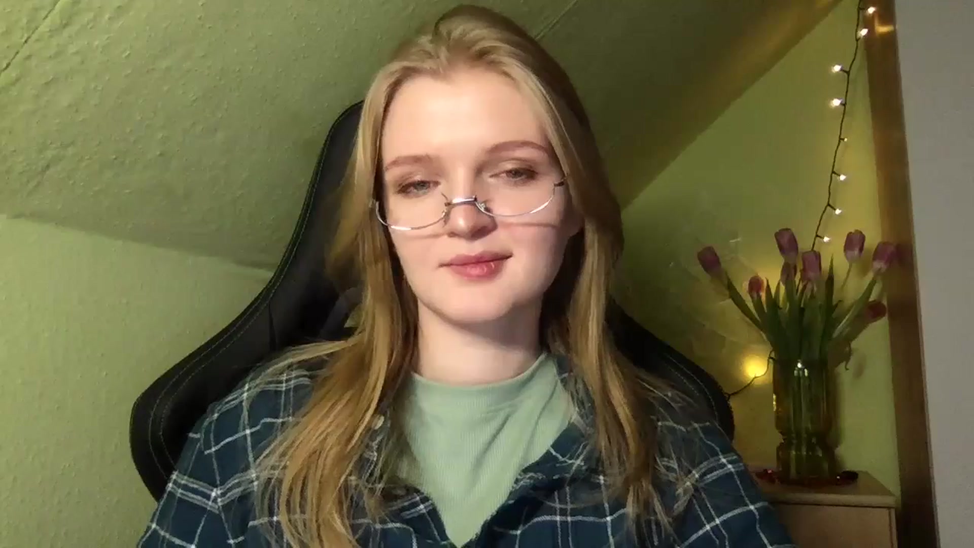 Gallery image thumbnail from Lovely_Kitten's myfreecams stream on, 02/17/2026, 16:03 image 9 of 20