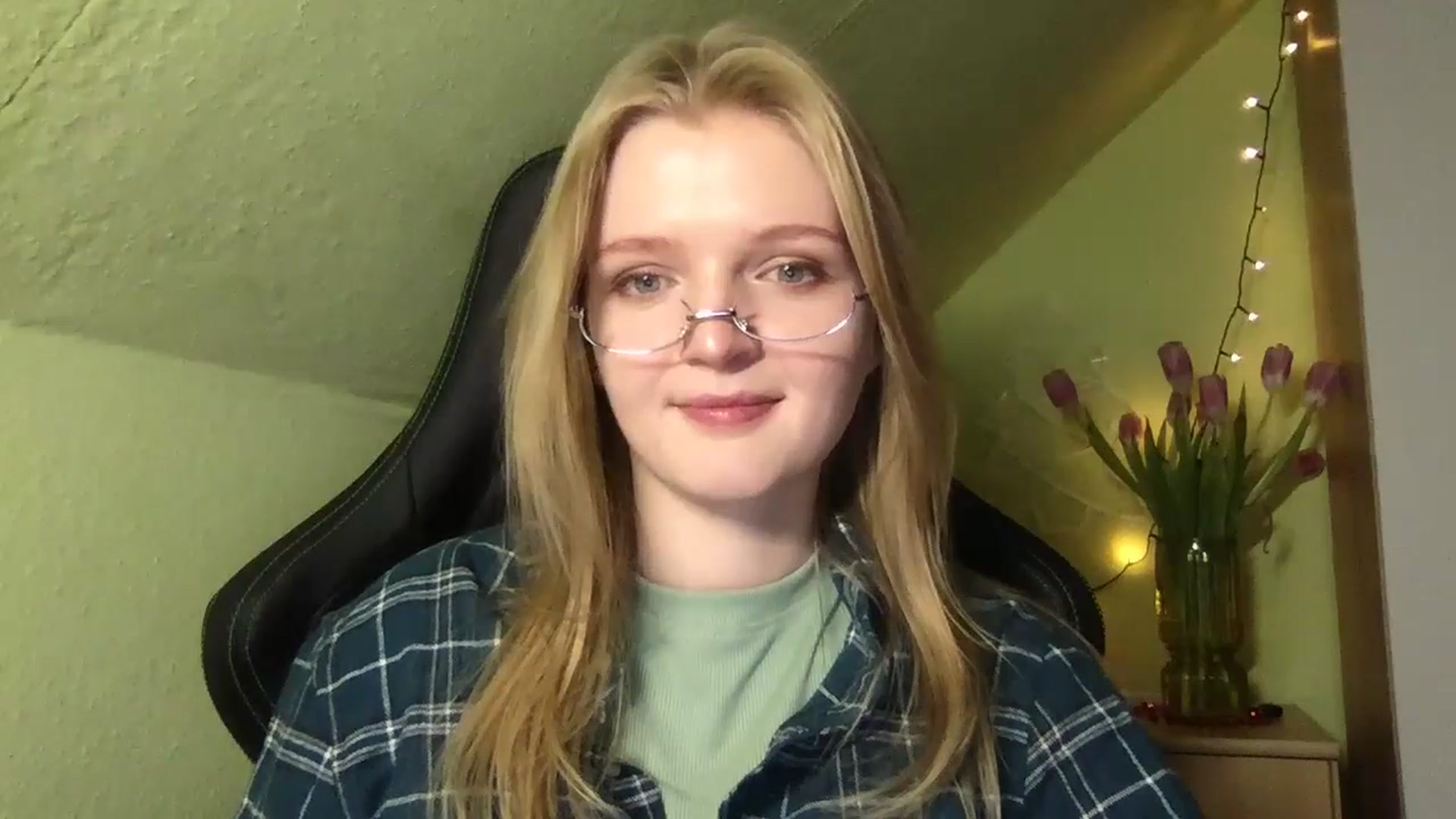 Gallery image thumbnail from Lovely_Kitten's myfreecams stream on, 02/17/2026, 16:03 image 19 of 20