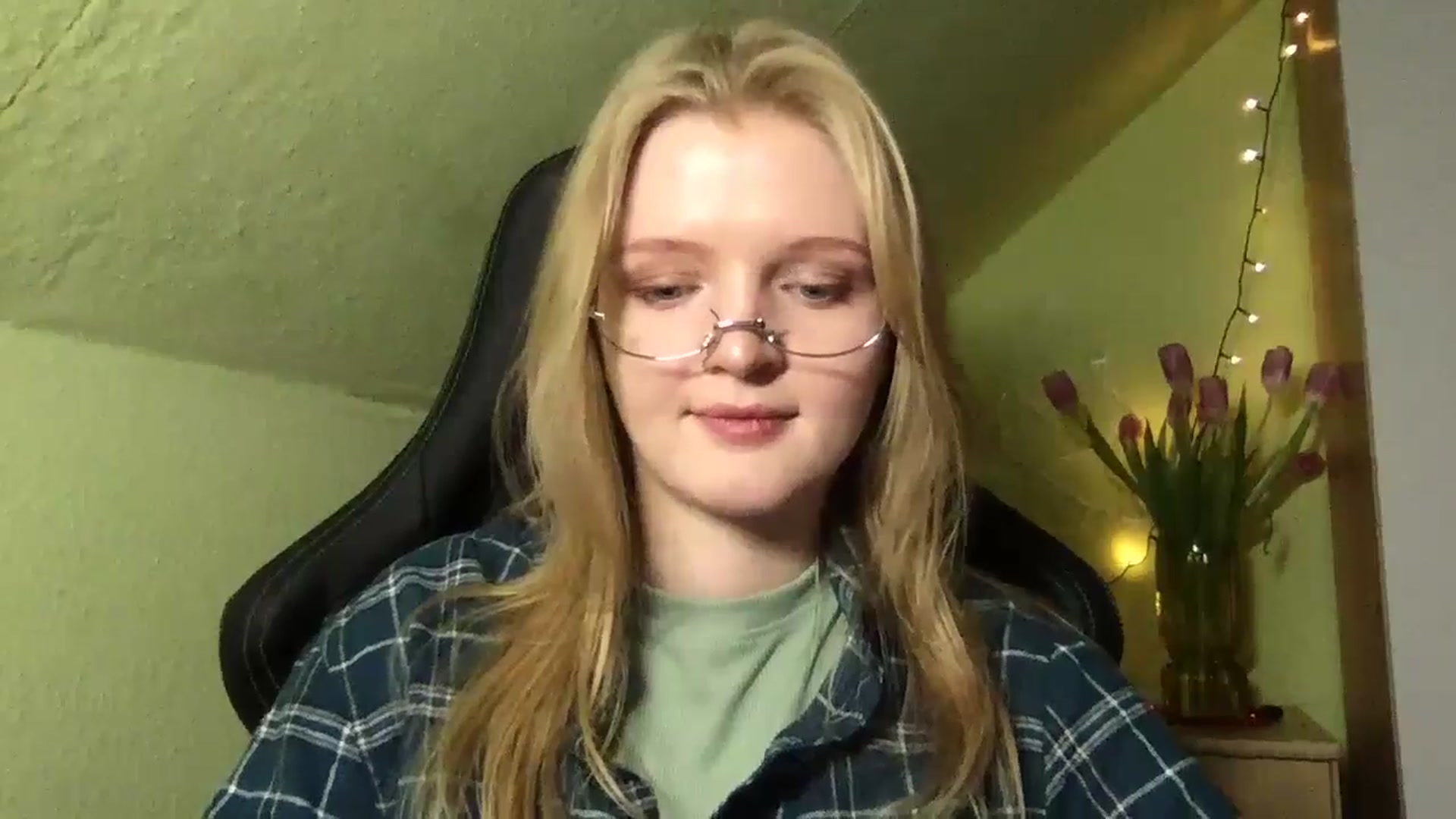 Gallery image thumbnail from Lovely_Kitten's myfreecams stream on, 02/17/2026, 16:03 image 17 of 20