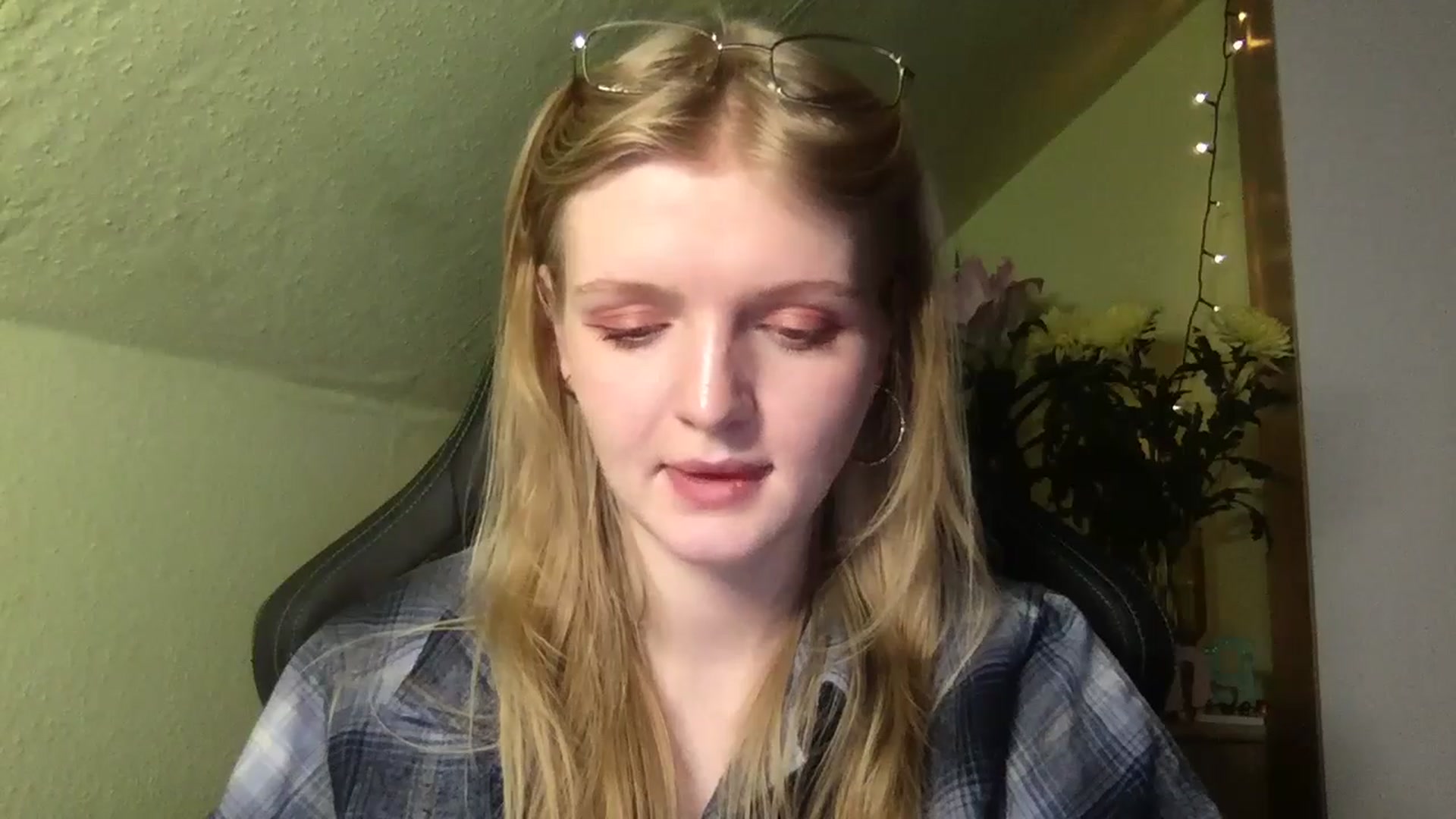 Gallery image thumbnail from Lovely_Kitten's myfreecams stream on, 05/04/2026, 21:45 image 12 of 20