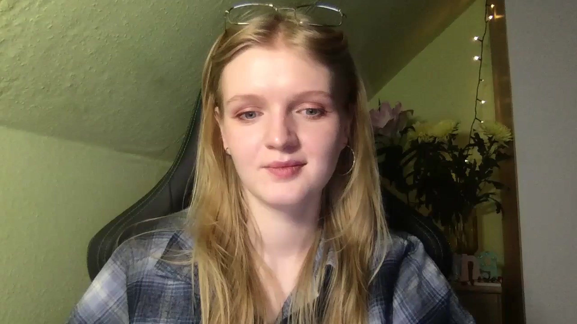Gallery image thumbnail from Lovely_Kitten's myfreecams stream on, 05/04/2026, 21:45 image 9 of 20
