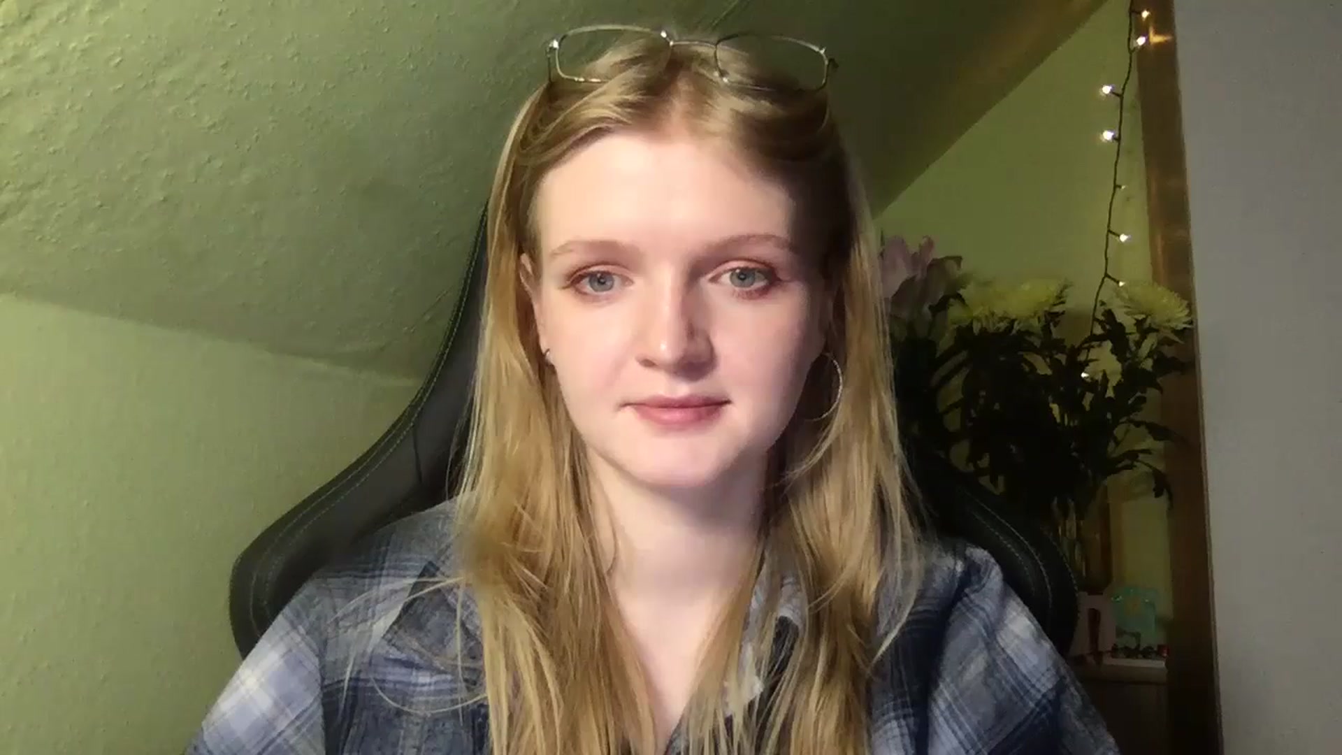Gallery image thumbnail from Lovely_Kitten's myfreecams stream on, 05/04/2026, 21:45 image 13 of 20