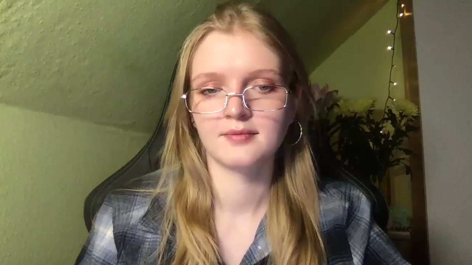 Gallery image thumbnail from Lovely_Kitten's myfreecams stream on, 05/04/2026, 21:45 image 1 of 20