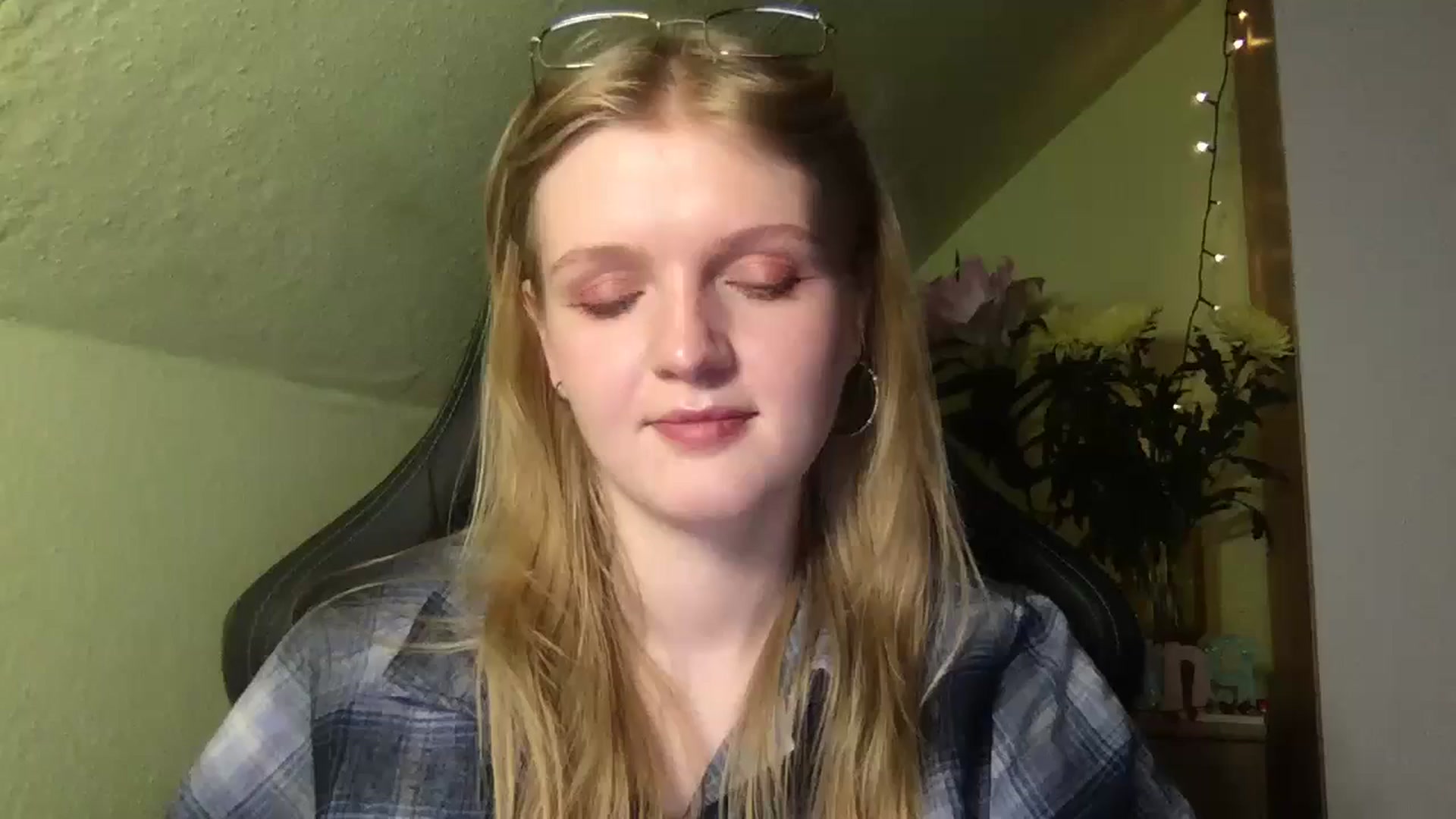 Gallery image thumbnail from Lovely_Kitten's myfreecams stream on, 05/04/2026, 21:45 image 8 of 20