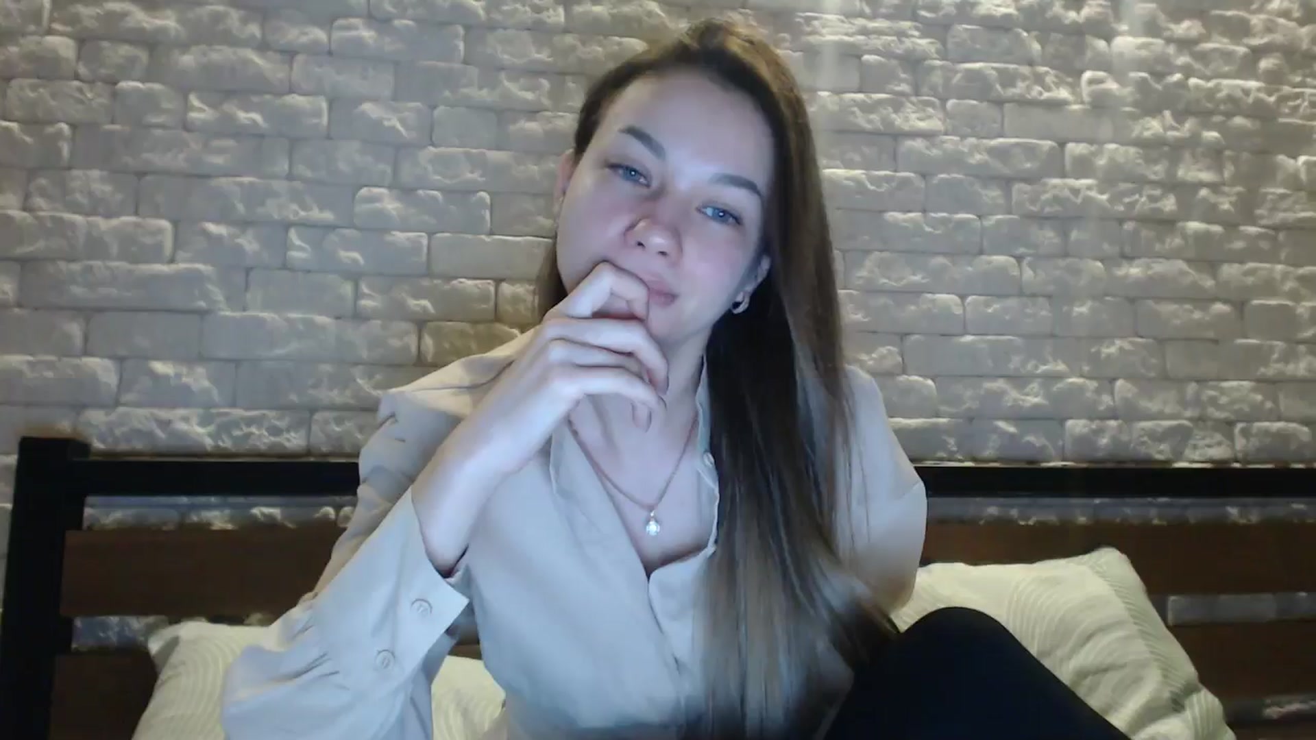 Gallery image thumbnail from Lovely_Nata's myfreecams stream on, 04/19/2026, 24:01 image 17 of 20