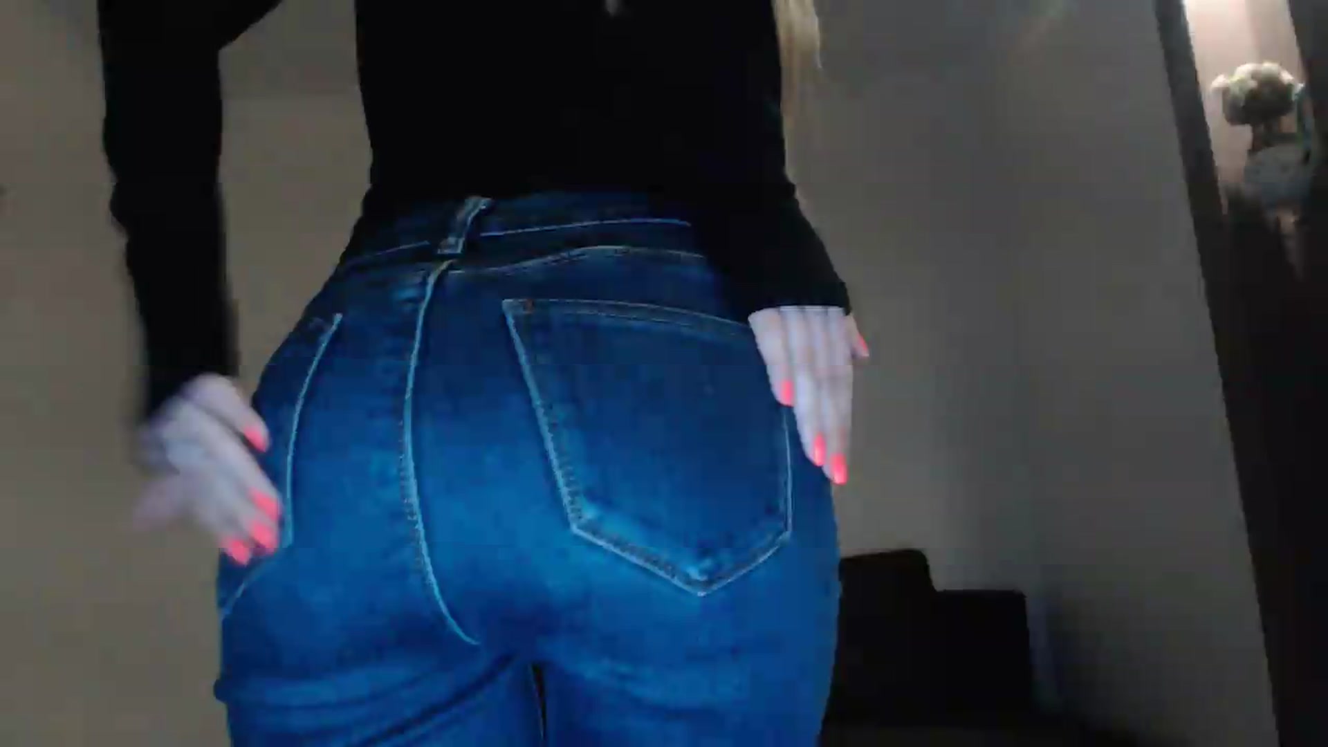 Gallery image thumbnail from Lovely_Nata's myfreecams stream on, 04/26/2026, 21:44 image 15 of 20