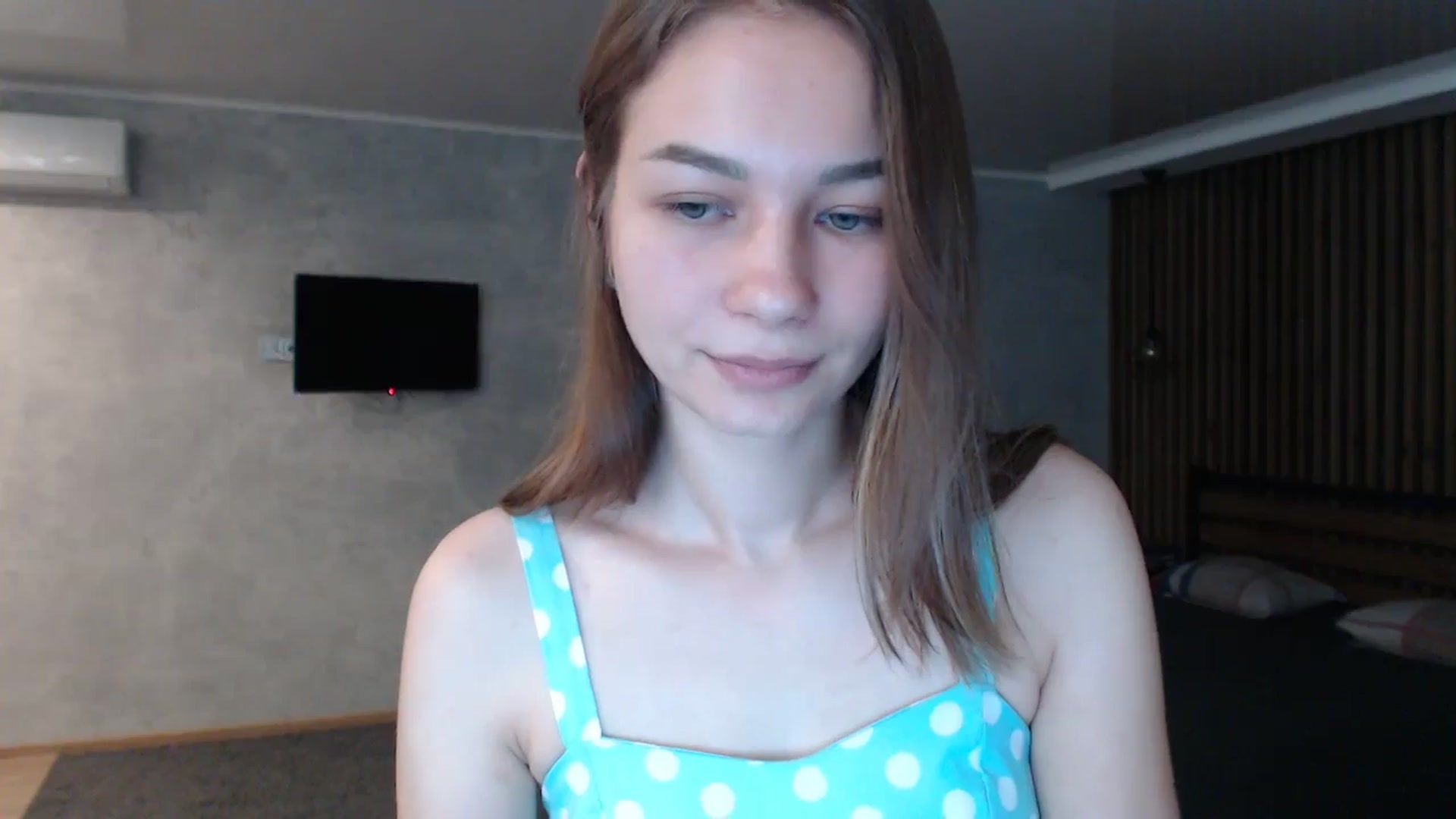 Gallery image thumbnail from Lovely_NataUA's myfreecams stream on, 08/03/2024, 15:17 image 15 of 20