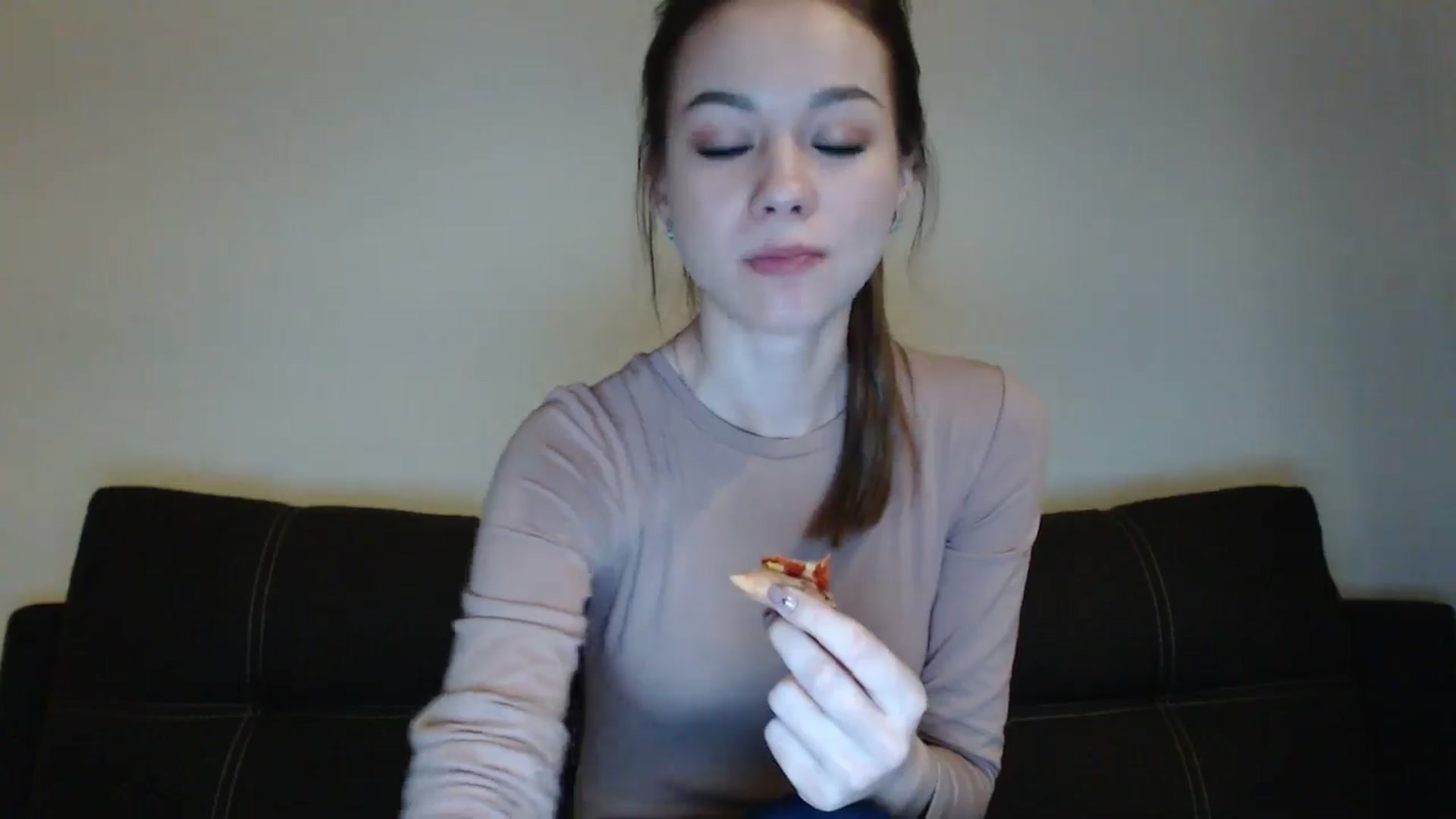 Gallery image thumbnail from Lovely_NataUA's myfreecams stream on, 03/02/2025, 20:37 image 13 of 20