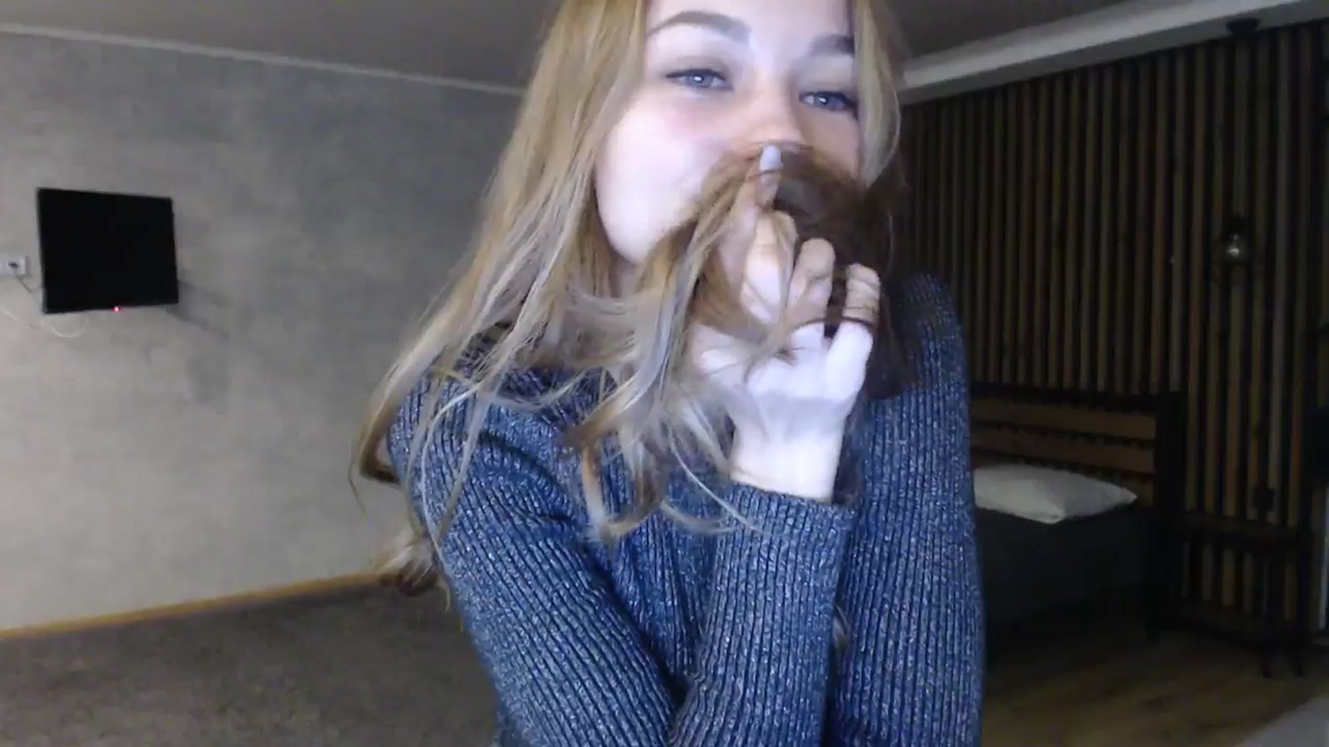 Gallery image thumbnail from Lovely_NataUA's myfreecams stream on, 05/17/2025, 19:39 image 16 of 20
