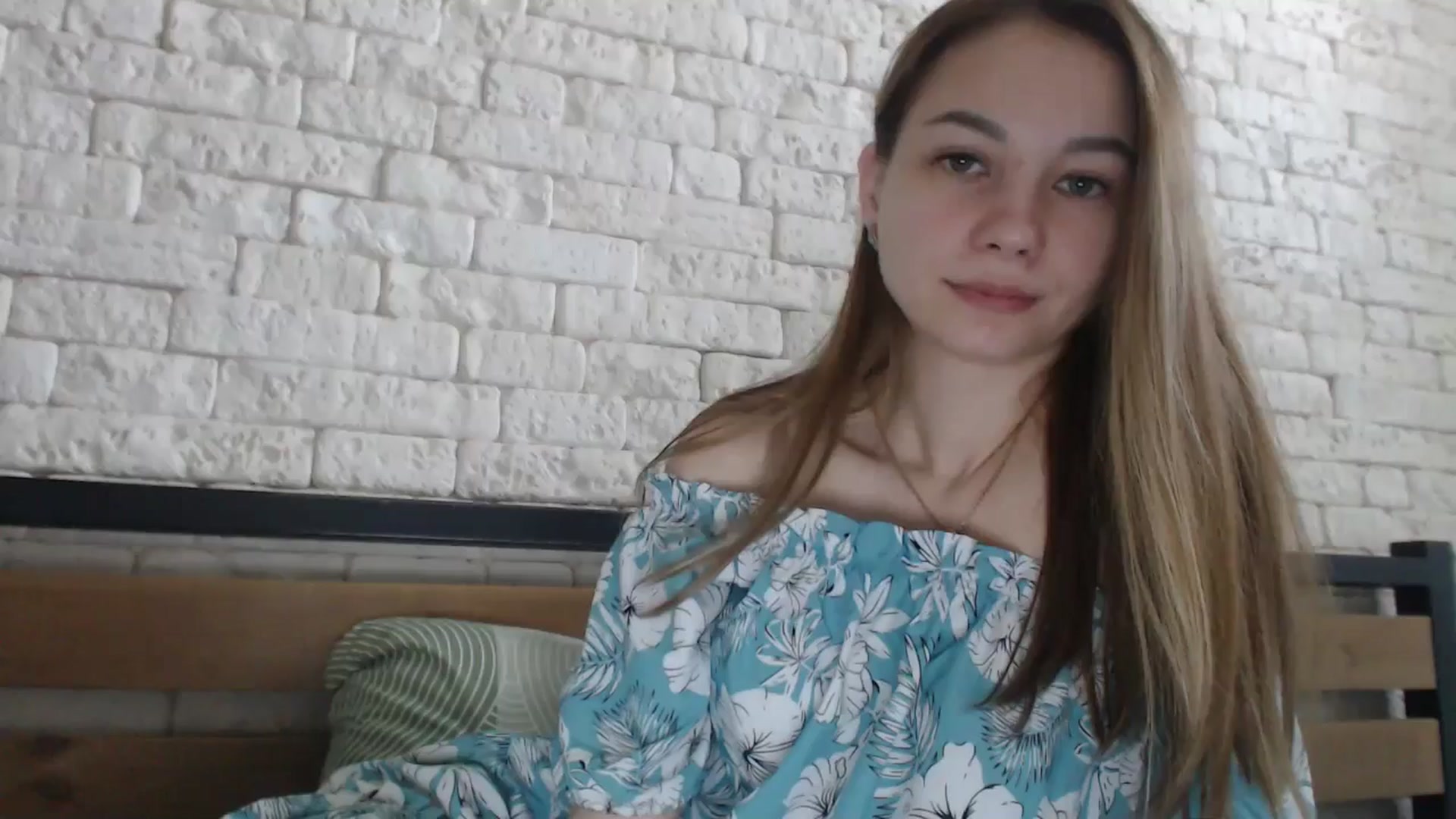 Gallery image thumbnail from Lovely_NataUA's myfreecams stream on, 06/01/2025, 07:38 image 17 of 20