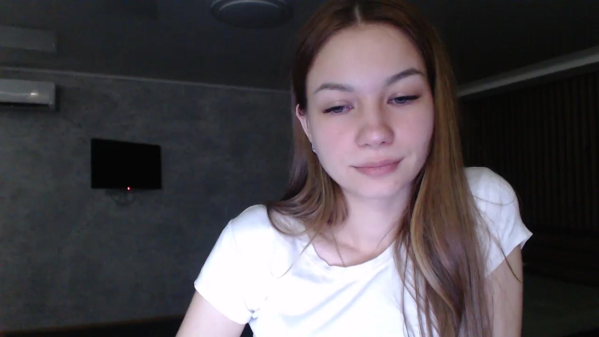 Gallery image thumbnail from Lovely_NataUA's myfreecams stream on, 08/09/2025, 22:06 image 12 of 20