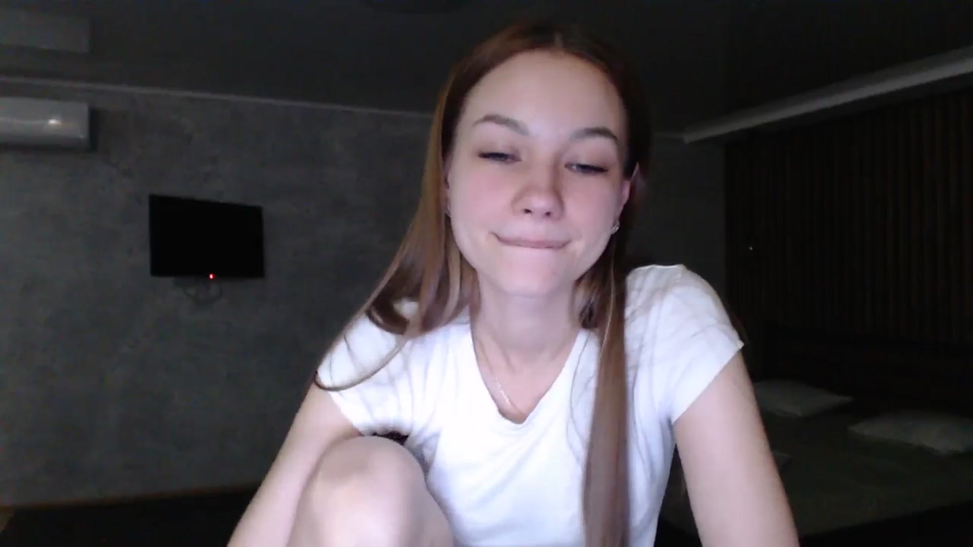 Gallery image thumbnail from Lovely_NataUA's myfreecams stream on, 08/09/2025, 22:06 image 8 of 20
