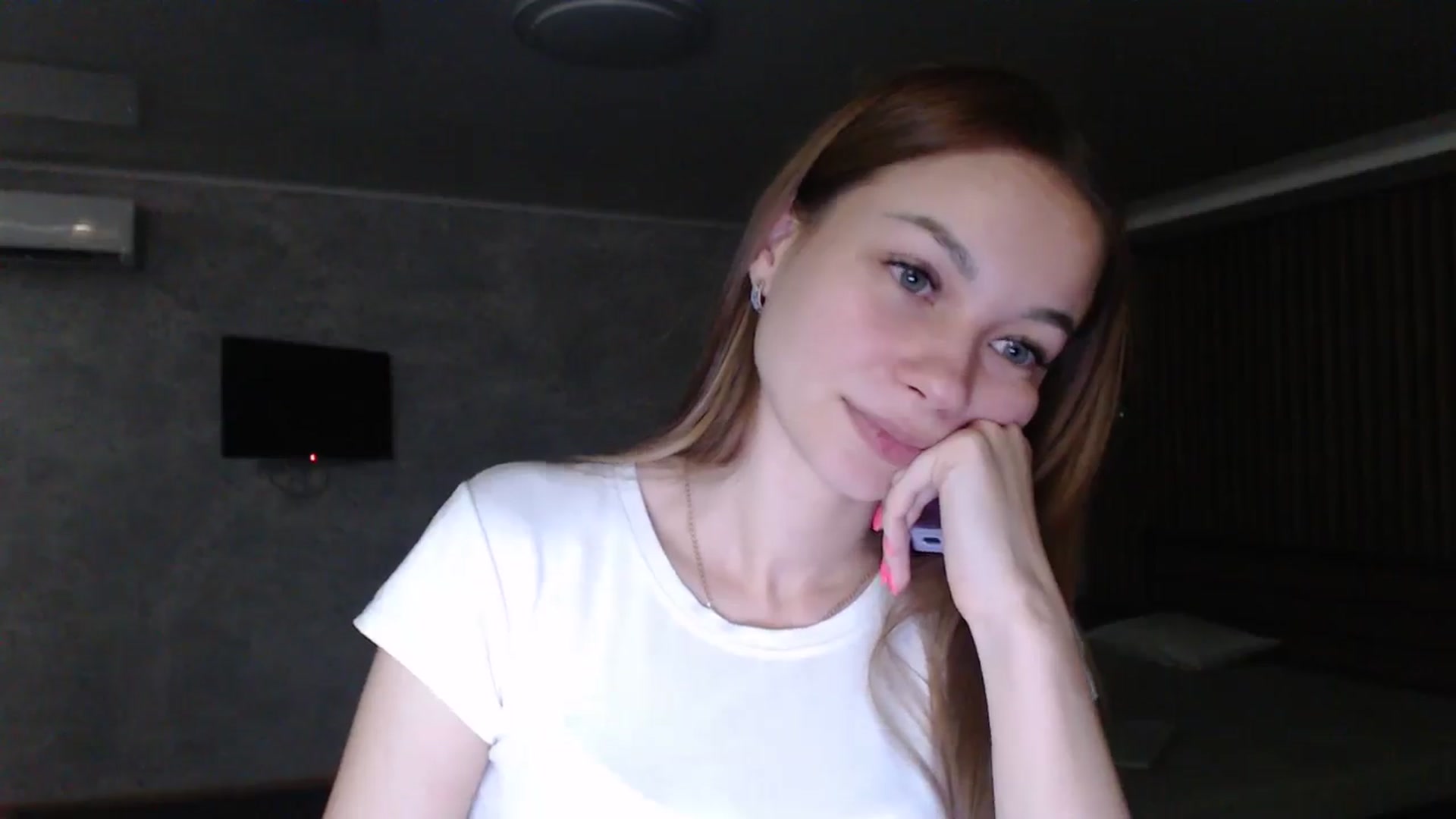 Gallery image thumbnail from Lovely_NataUA's myfreecams stream on, 08/09/2025, 22:06 image 11 of 20