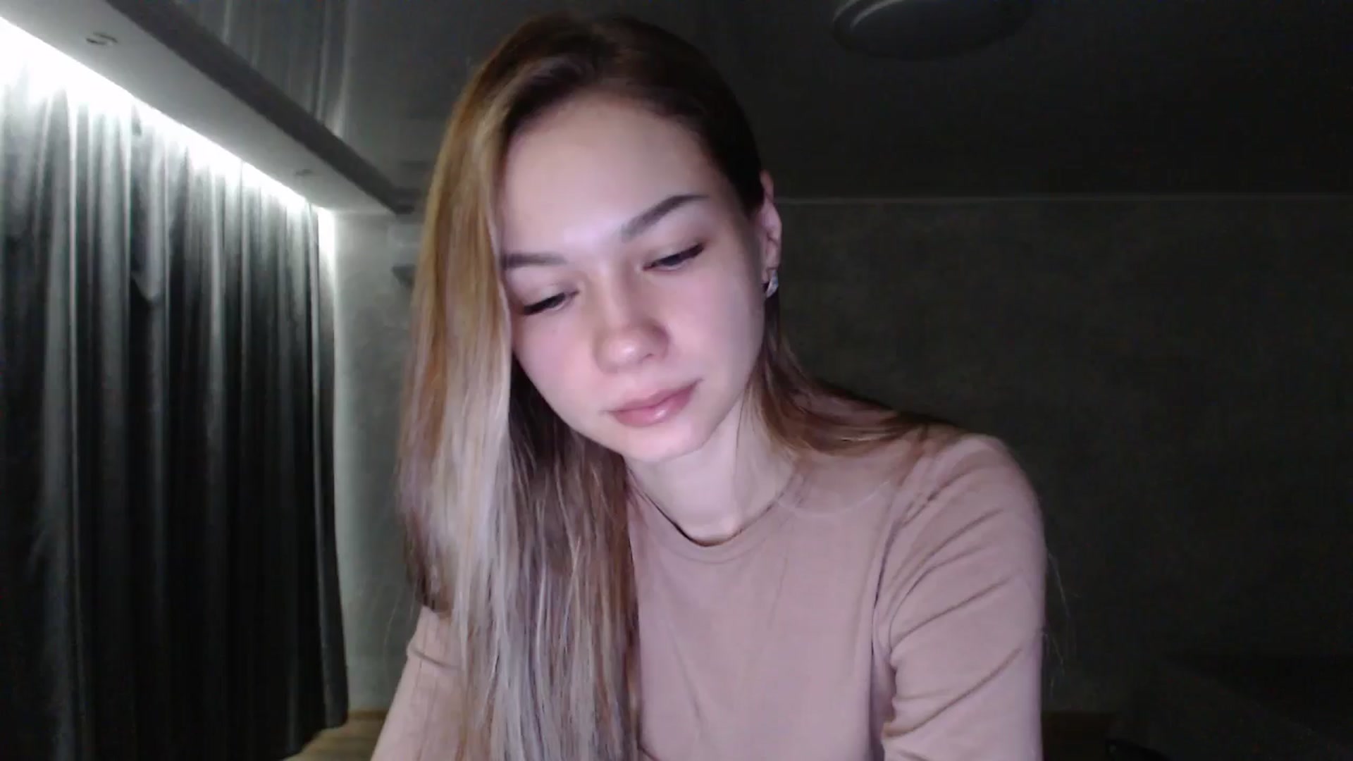 Gallery image thumbnail from Lovely_NataUA's myfreecams stream on, 08/23/2025, 22:14 image 18 of 20