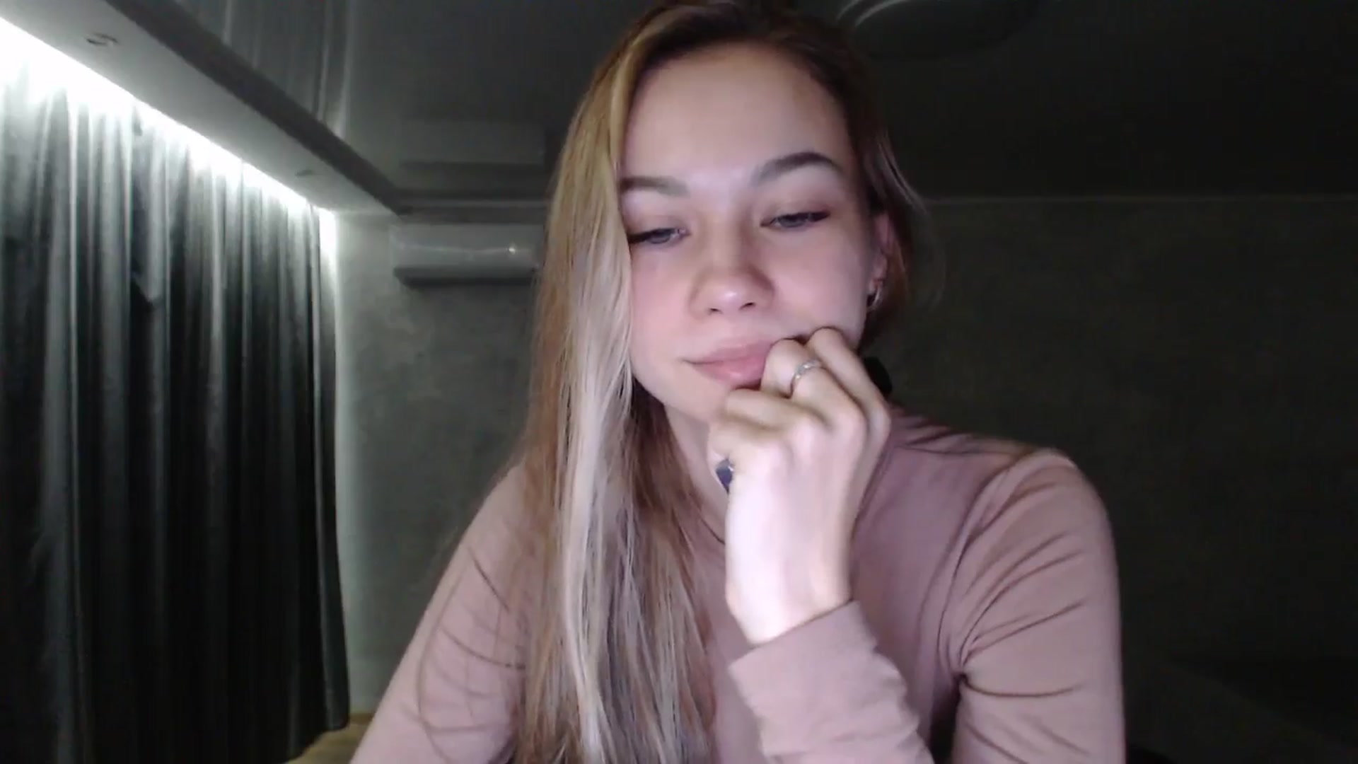 Gallery image thumbnail from Lovely_NataUA's myfreecams stream on, 08/23/2025, 22:14 image 15 of 20