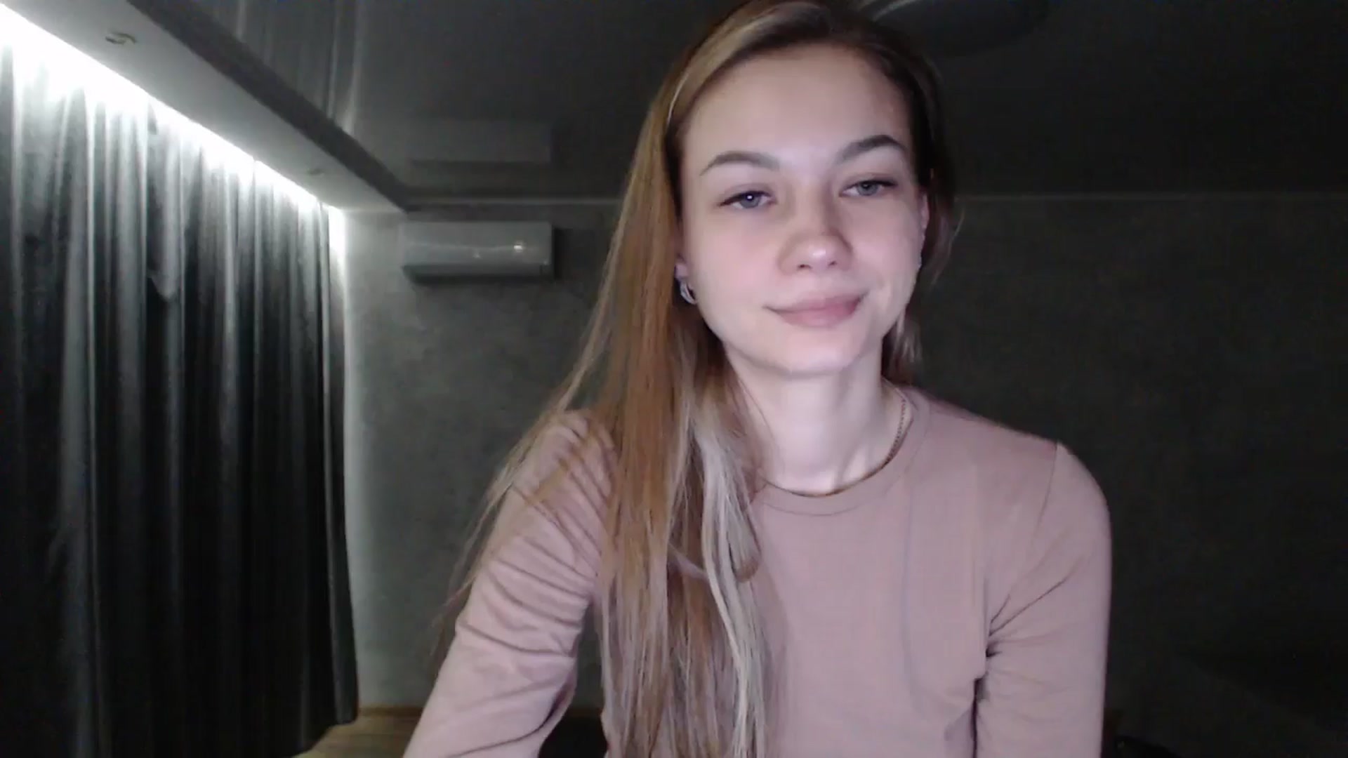Gallery image thumbnail from Lovely_NataUA's myfreecams stream on, 08/23/2025, 22:14 image 14 of 20
