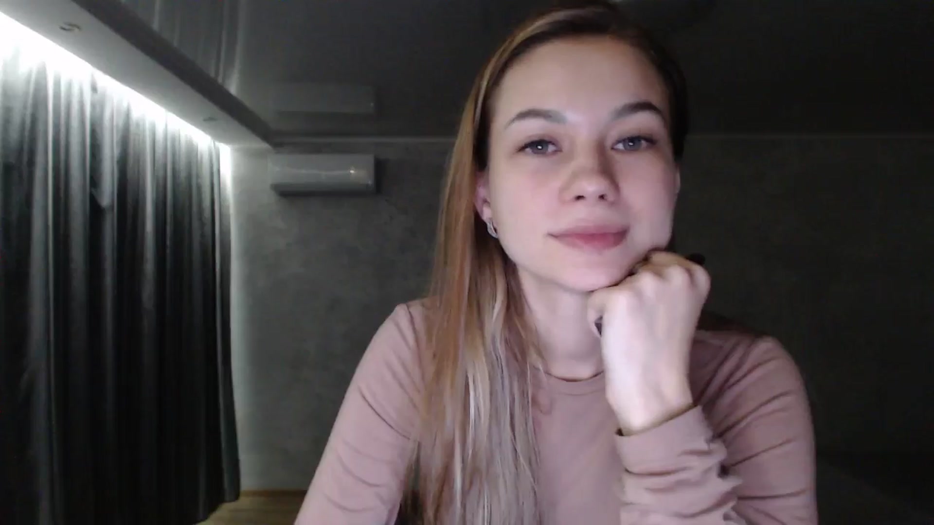Gallery image thumbnail from Lovely_NataUA's myfreecams stream on, 08/23/2025, 22:14 image 17 of 20