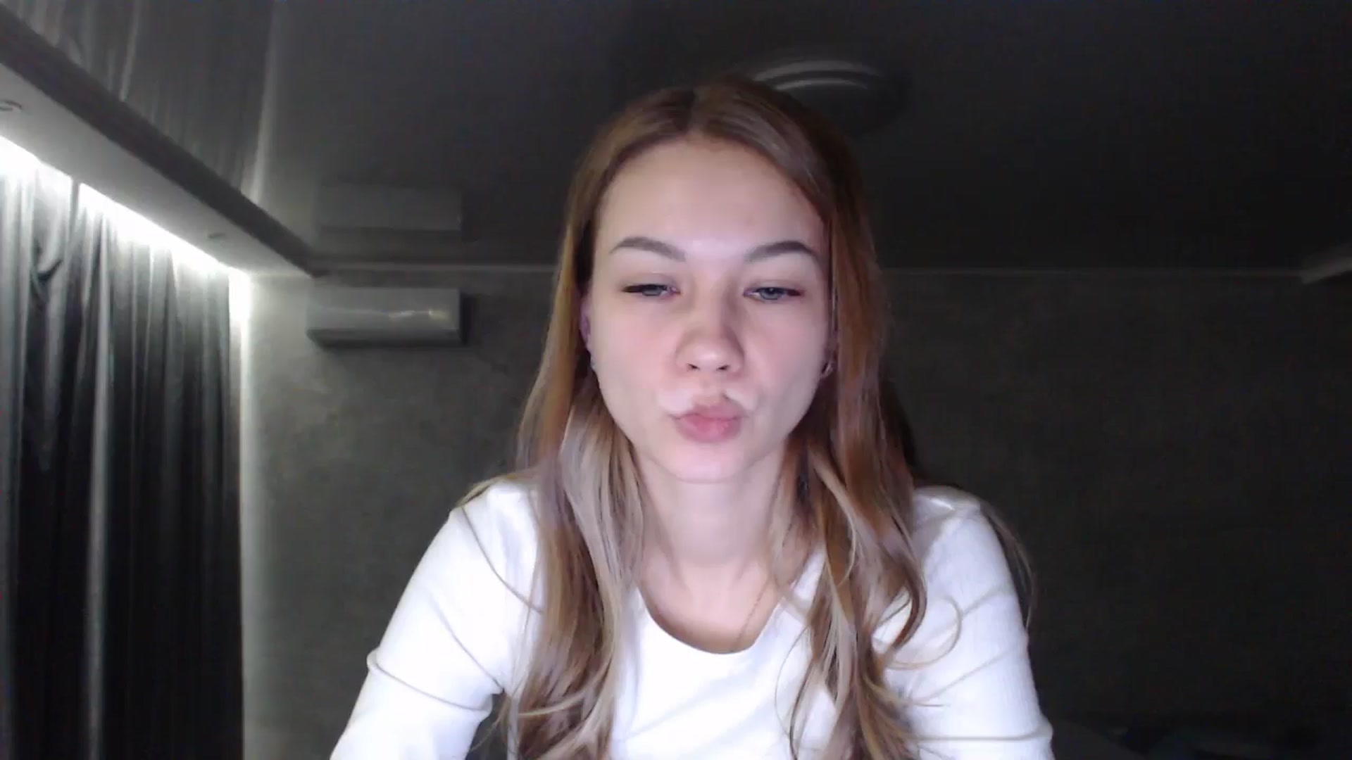 Gallery image thumbnail from Lovely_NataUA's myfreecams stream on, 08/24/2025, 21:08 image 5 of 20