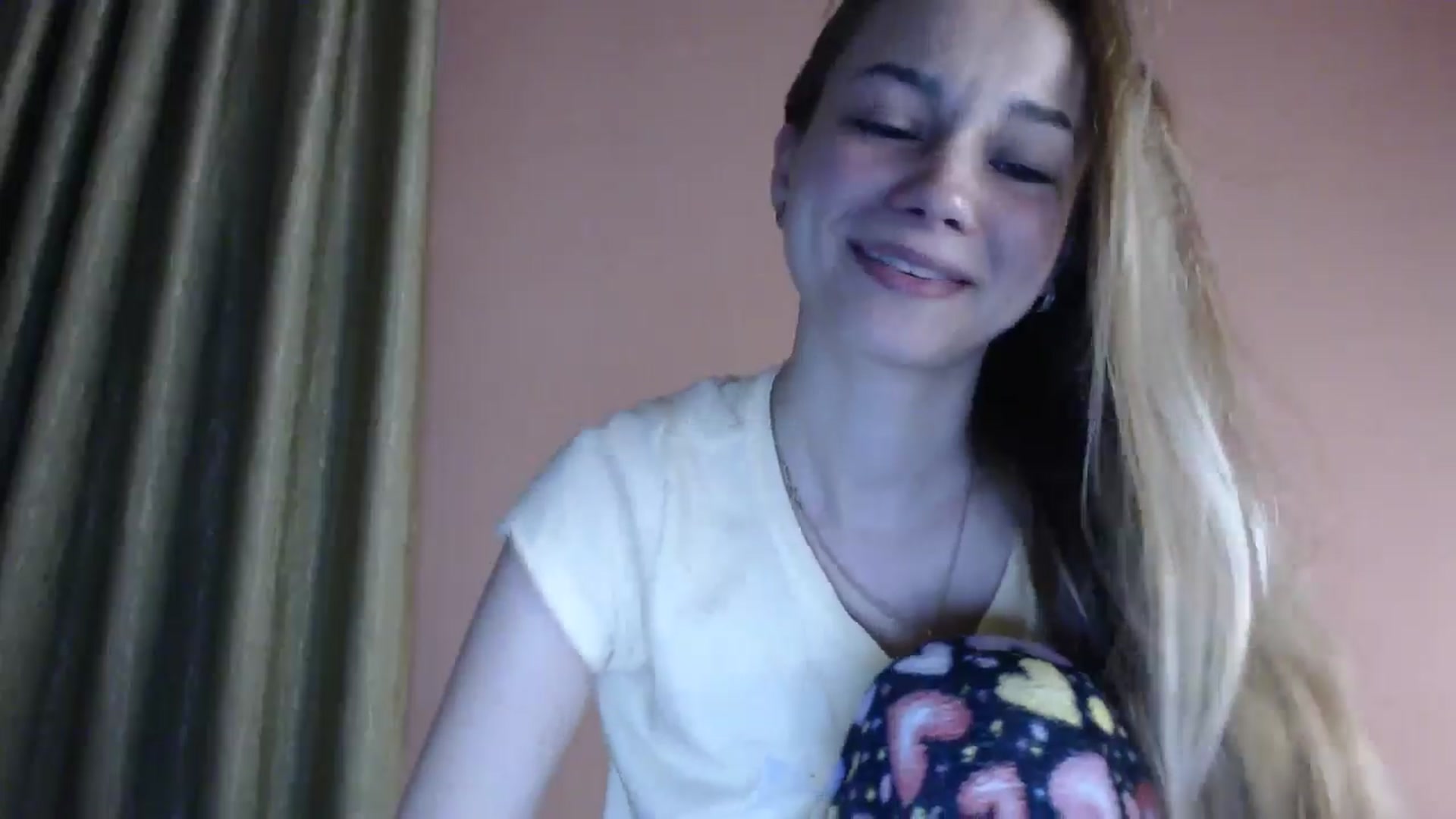 Gallery image thumbnail from Lovely_NataUA's myfreecams stream on, 09/29/2025, 24:02 image 4 of 20