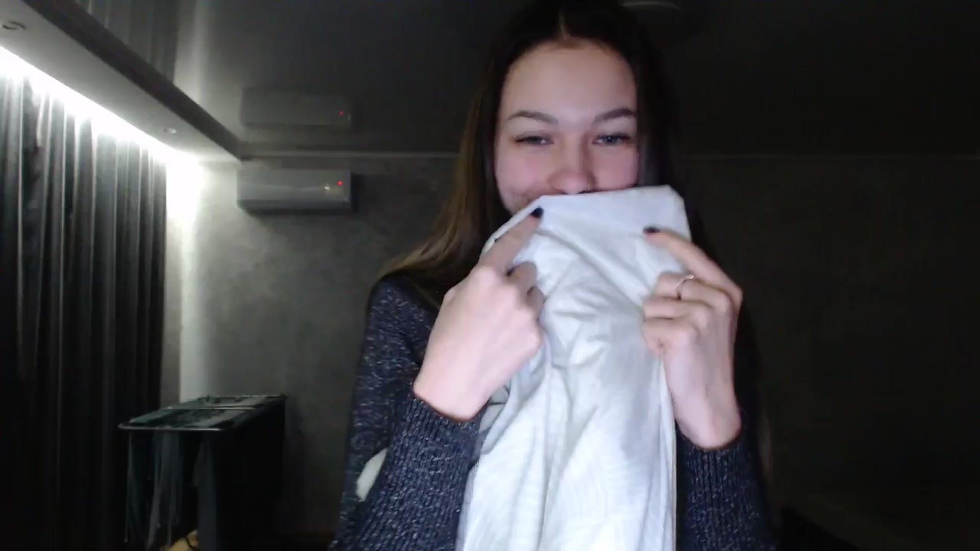 Gallery image thumbnail from Lovely_NataUA's myfreecams stream on, 01/03/2026, 22:04 image 16 of 20