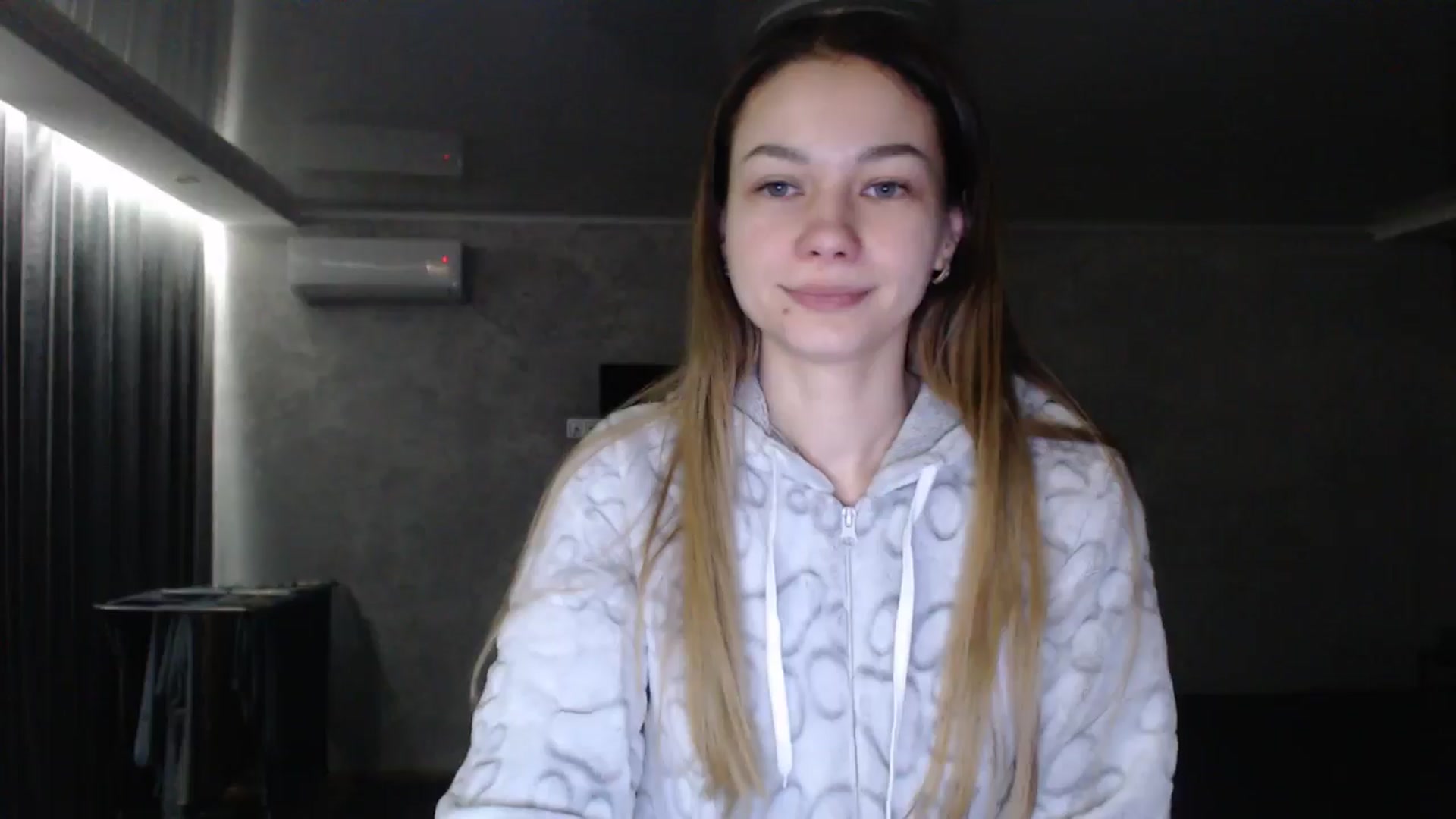 Gallery image thumbnail from Lovely_NataUA's myfreecams stream on, 01/18/2026, 24:01 image 3 of 20