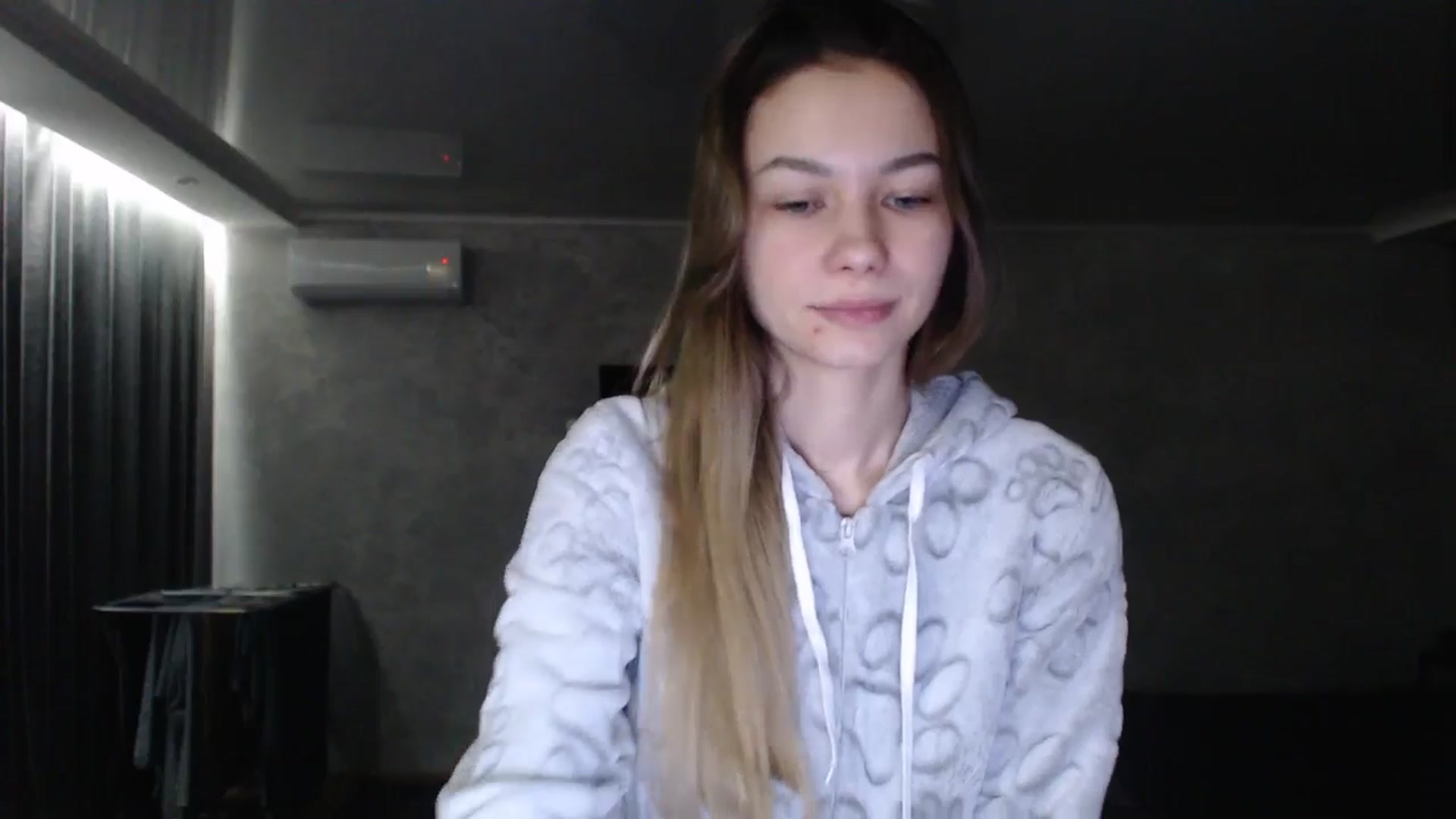 Gallery image thumbnail from Lovely_NataUA's myfreecams stream on, 01/18/2026, 24:01 image 14 of 20