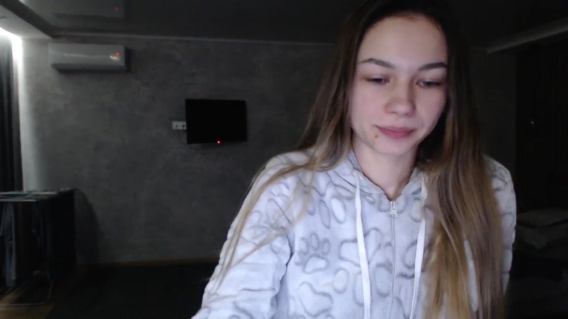 Gallery image thumbnail from Lovely_NataUA's myfreecams stream on, 01/18/2026, 24:35 image 2 of 20