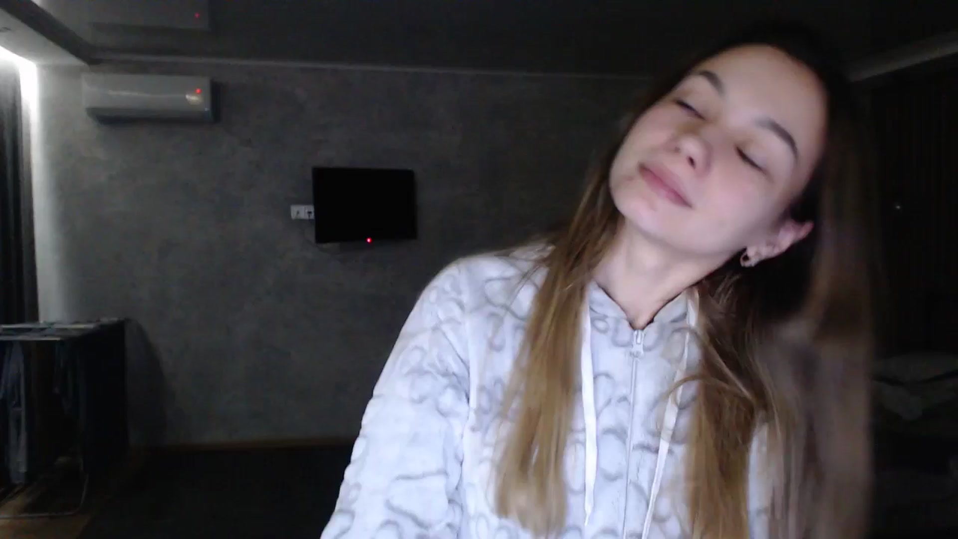 Gallery image thumbnail from Lovely_NataUA's myfreecams stream on, 01/18/2026, 24:35 image 1 of 20