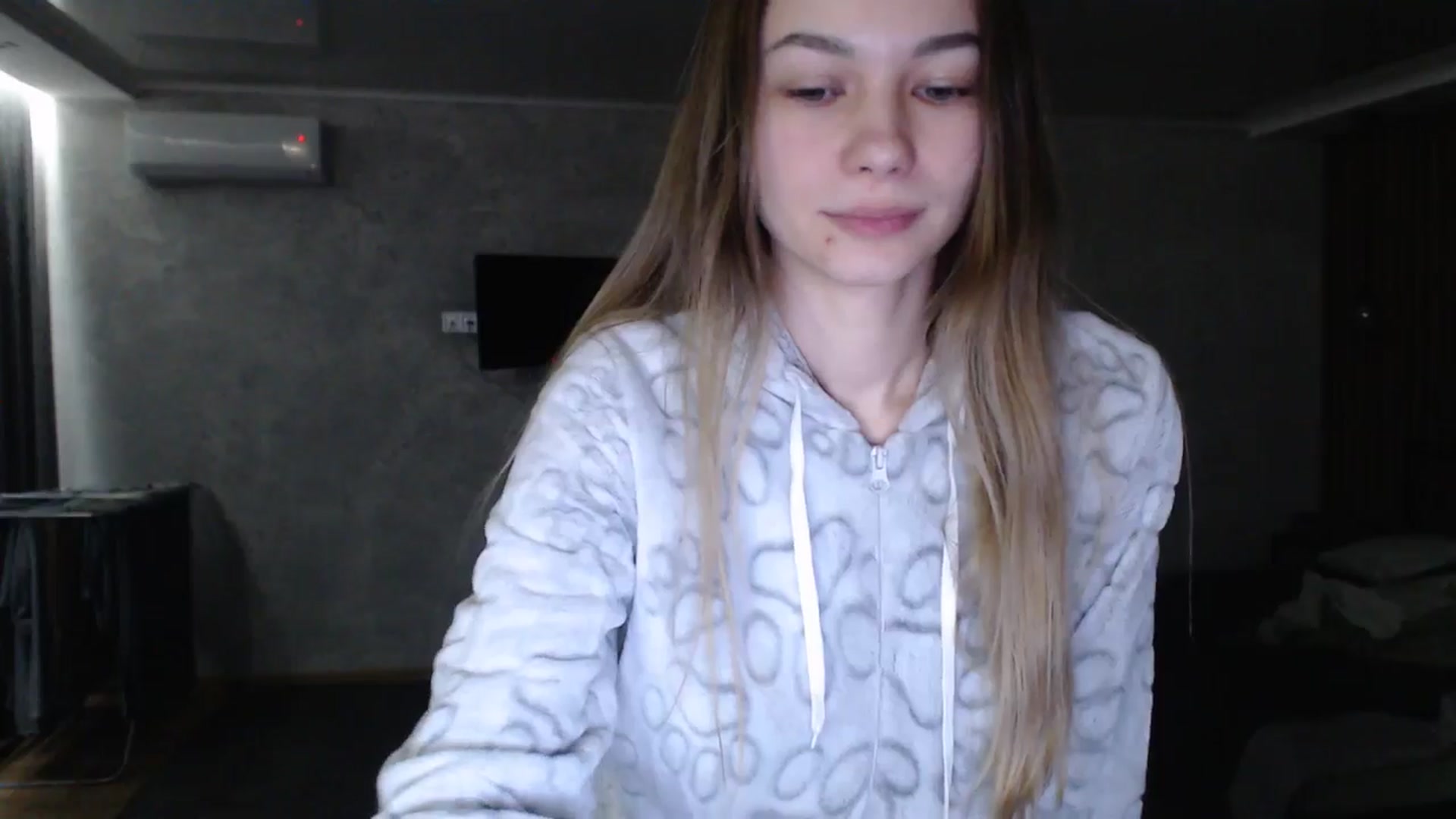 Gallery image thumbnail from Lovely_NataUA's myfreecams stream on, 01/18/2026, 24:35 image 5 of 20