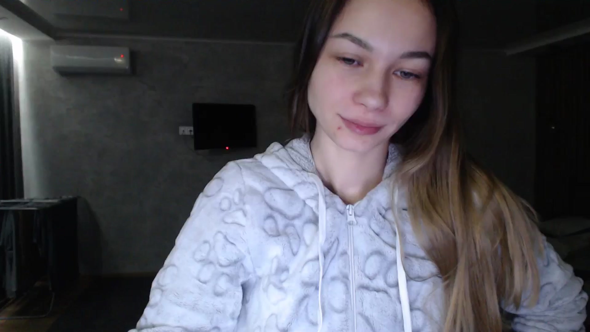 Gallery image thumbnail from Lovely_NataUA's myfreecams stream on, 01/18/2026, 24:35 image 14 of 20