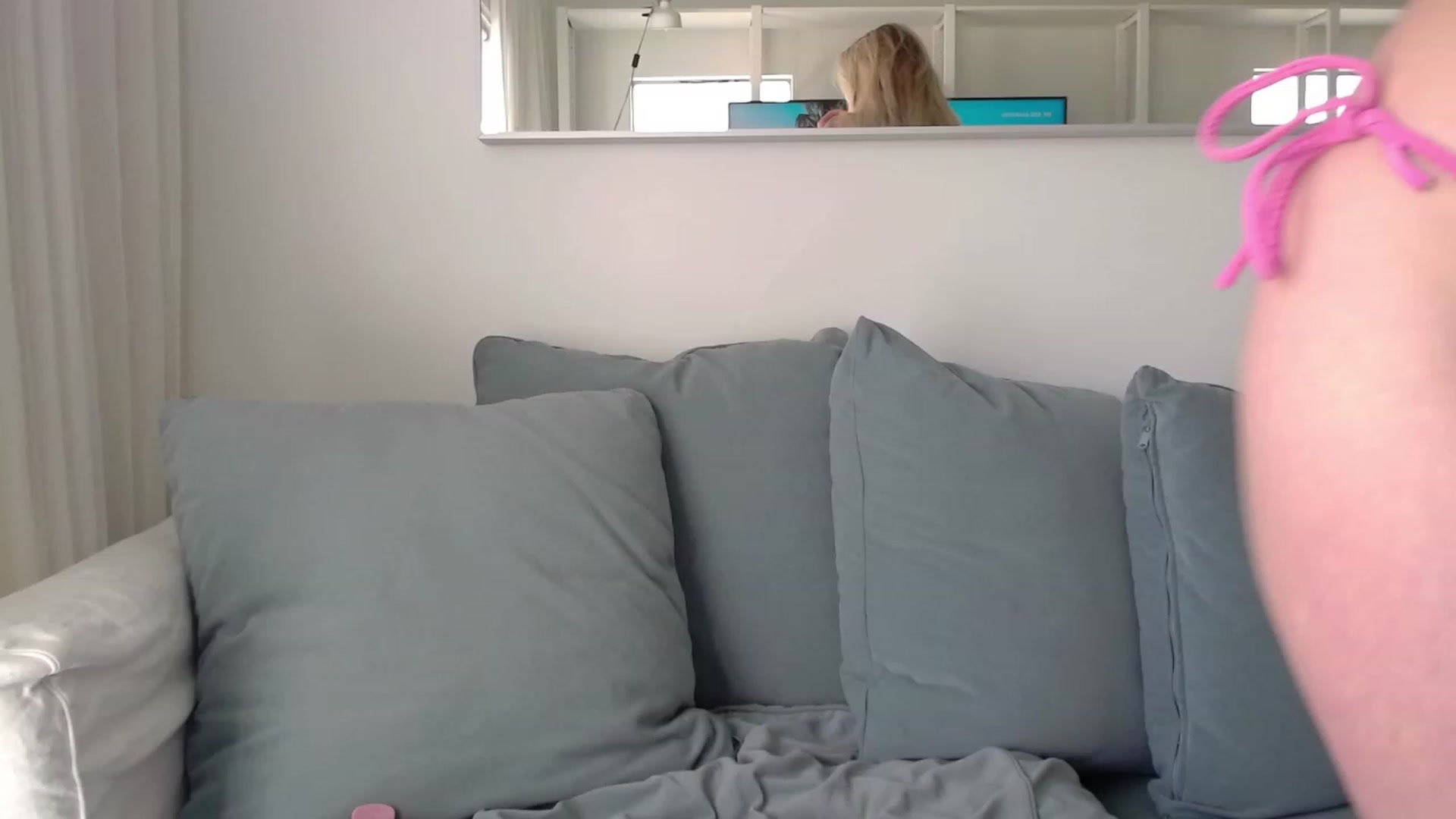 Gallery image thumbnail from Lovelyemilia's myfreecams stream on, 08/11/2023, 21:48 image 15 of 20