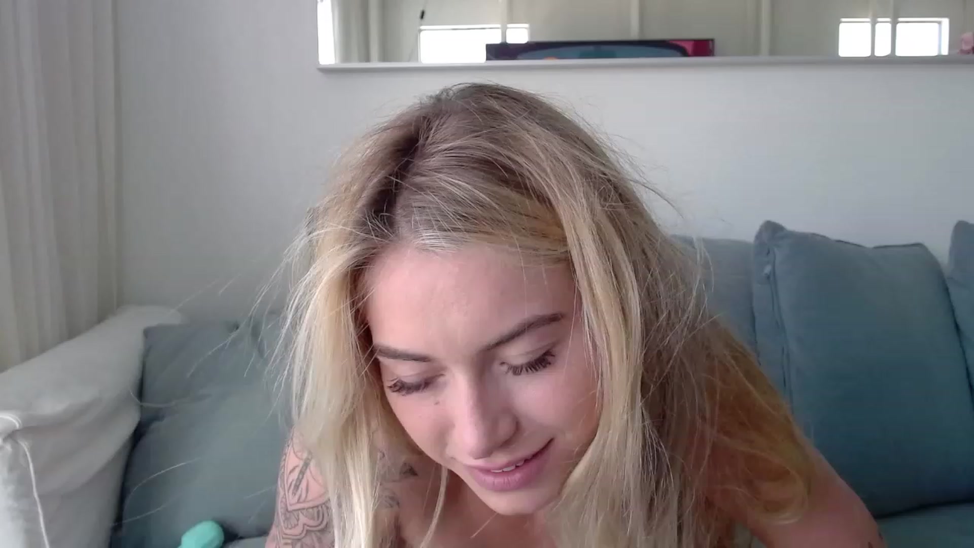 Gallery image thumbnail from Lovelyemilia's myfreecams stream on, 08/11/2023, 22:54 image 3 of 20