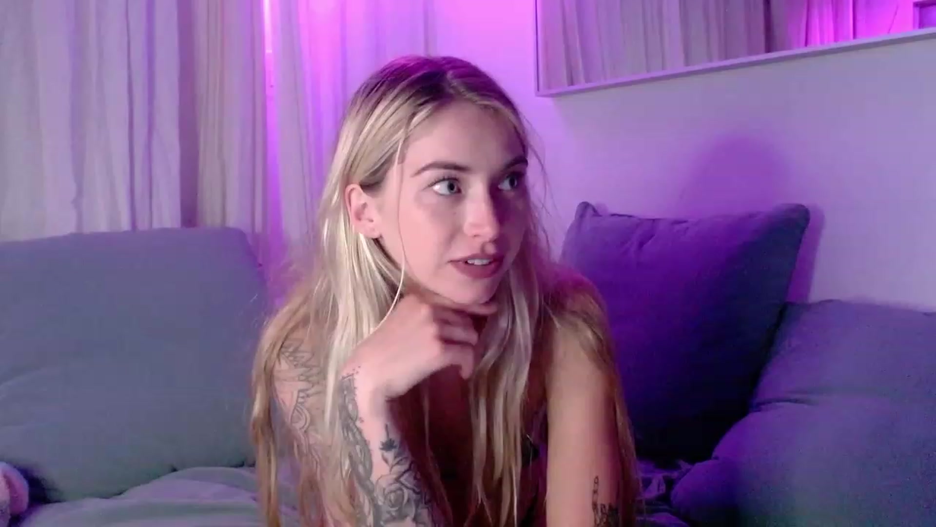 Gallery image thumbnail from Lovelyemilia's myfreecams stream on, 08/16/2023, 05:47 image 20 of 20