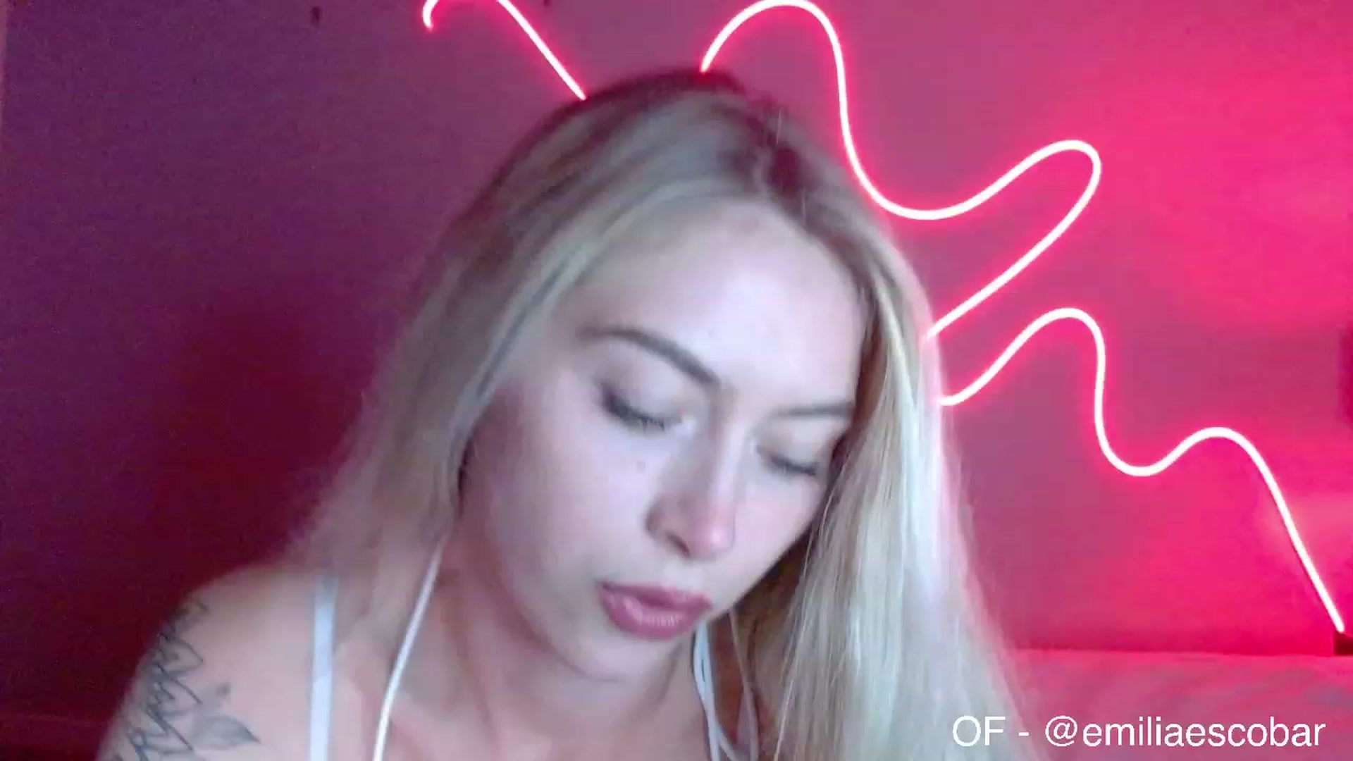 Gallery image thumbnail from Lovelyemilia's myfreecams stream on, 09/13/2023, 04:48 image 3 of 20