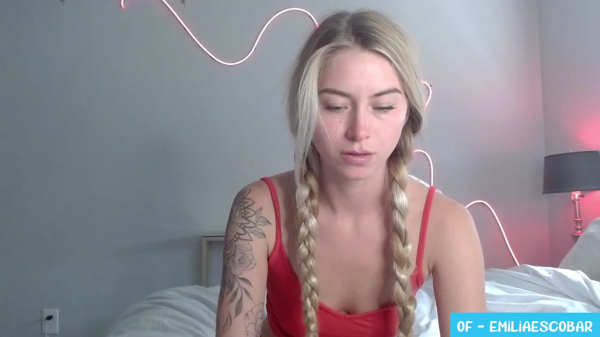 Gallery image thumbnail from Lovelyemilia's myfreecams stream on, 09/18/2023, 21:30 image 6 of 20