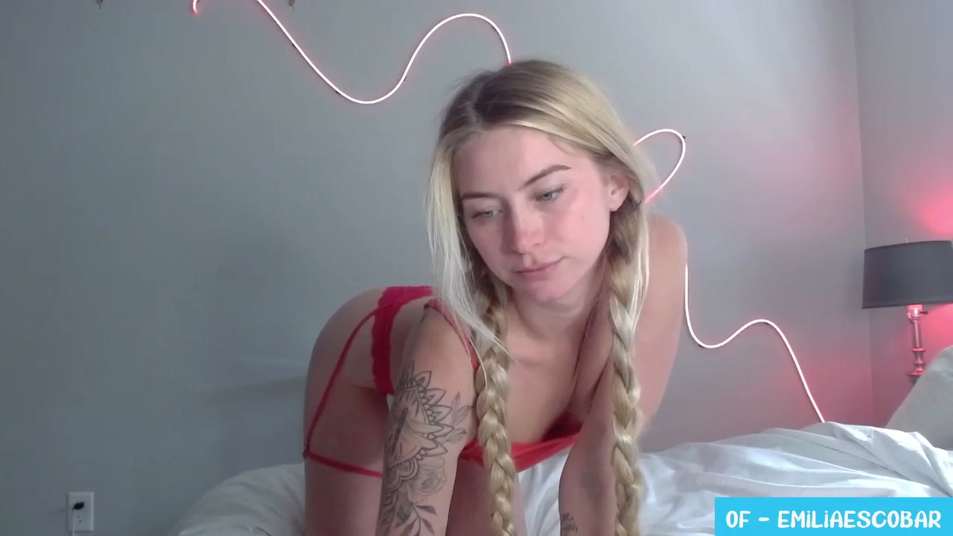 Gallery image thumbnail from Lovelyemilia's myfreecams stream on, 09/18/2023, 21:30 image 10 of 20