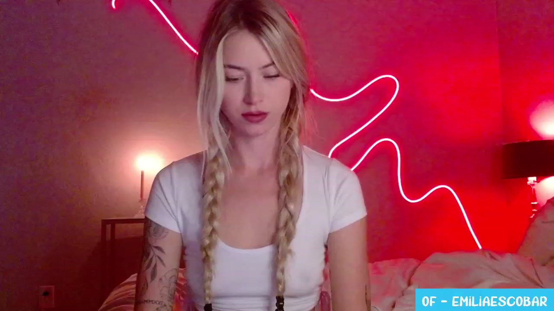 Gallery image thumbnail from Lovelyemilia's myfreecams stream on, 09/19/2023, 07:09 image 8 of 20