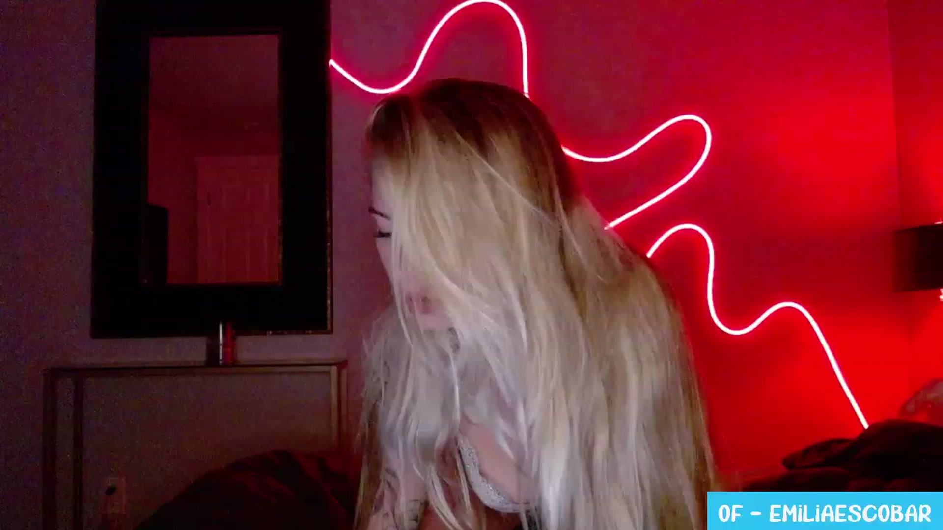 Gallery image thumbnail from Lovelyemilia's myfreecams stream on, 10/07/2023, 05:18 image 12 of 20