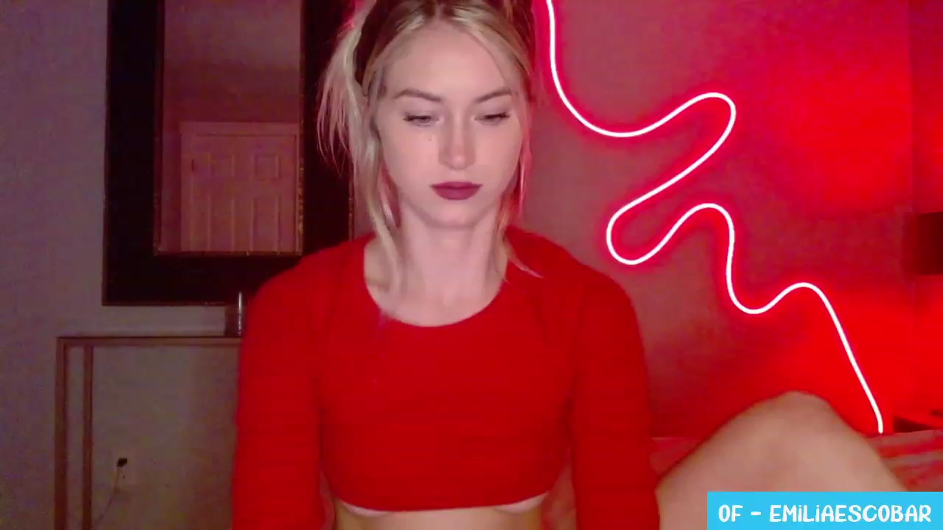 Gallery image thumbnail from Lovelyemilia's myfreecams stream on, 10/10/2023, 04:06 image 20 of 20