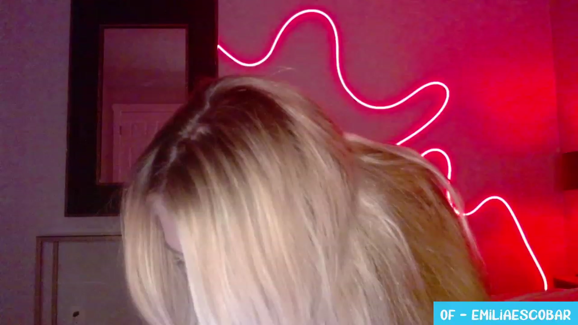 Gallery image thumbnail from Lovelyemilia's myfreecams stream on, 10/10/2023, 04:06 image 11 of 20