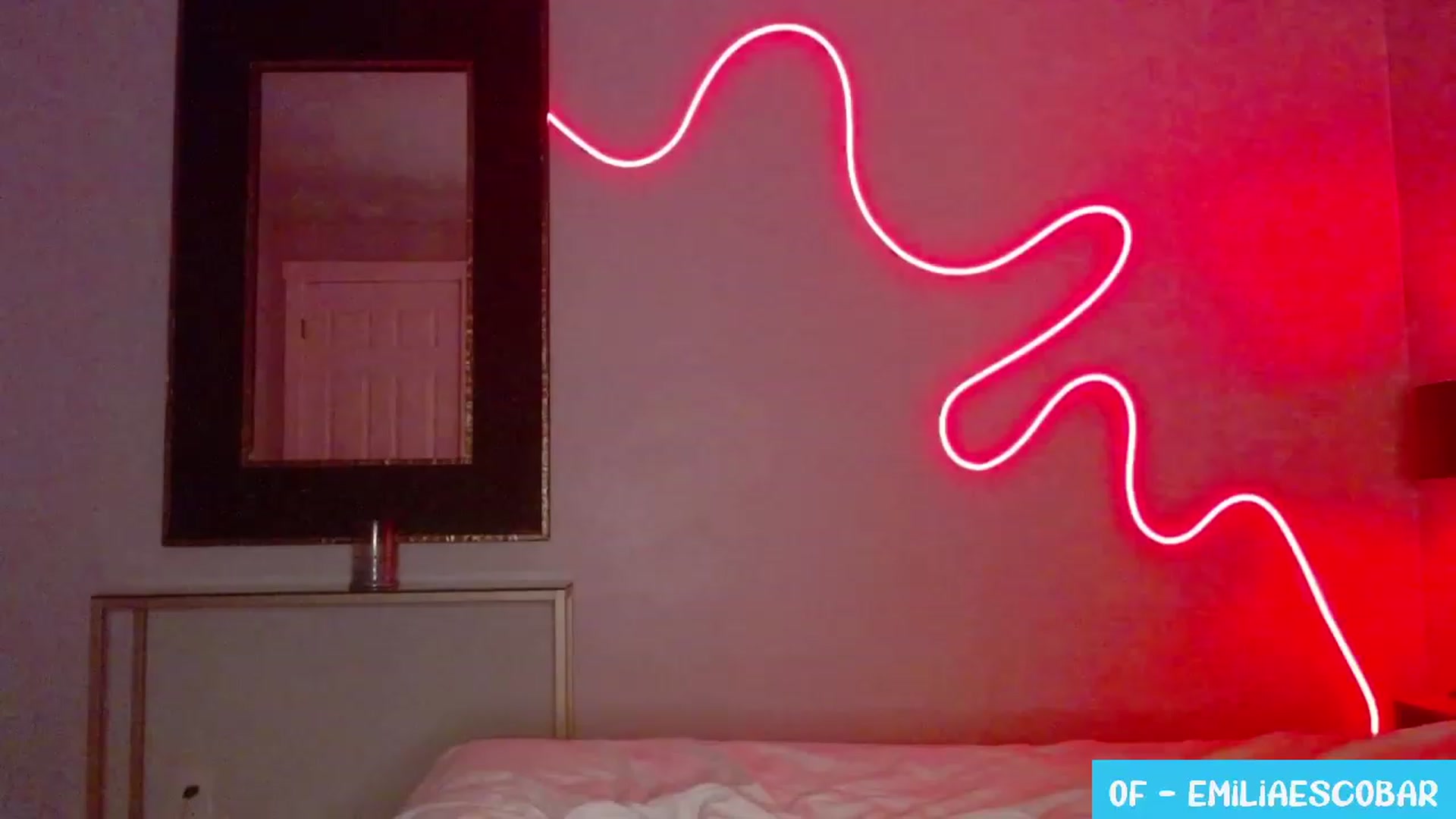 Gallery image thumbnail from Lovelyemilia's myfreecams stream on, 10/10/2023, 04:06 image 8 of 20