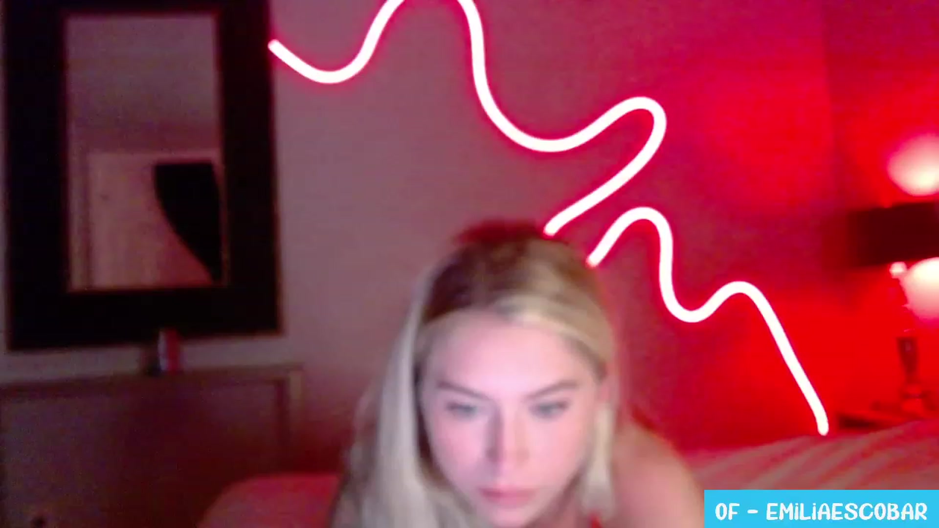 Gallery image thumbnail from Lovelyemilia's myfreecams stream on, 10/11/2023, 03:36 image 3 of 20