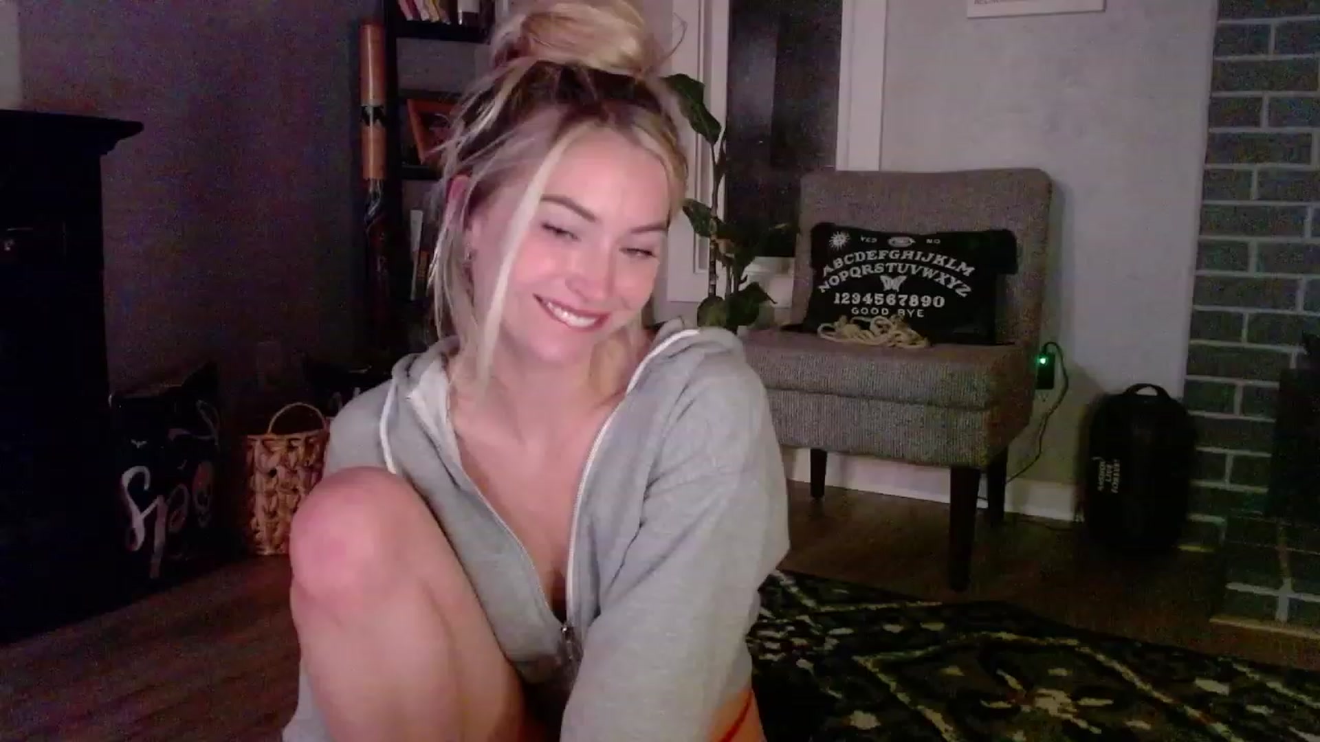 Gallery image thumbnail from Lovelyemilia's myfreecams stream on, 10/18/2023, 06:41 image 20 of 20